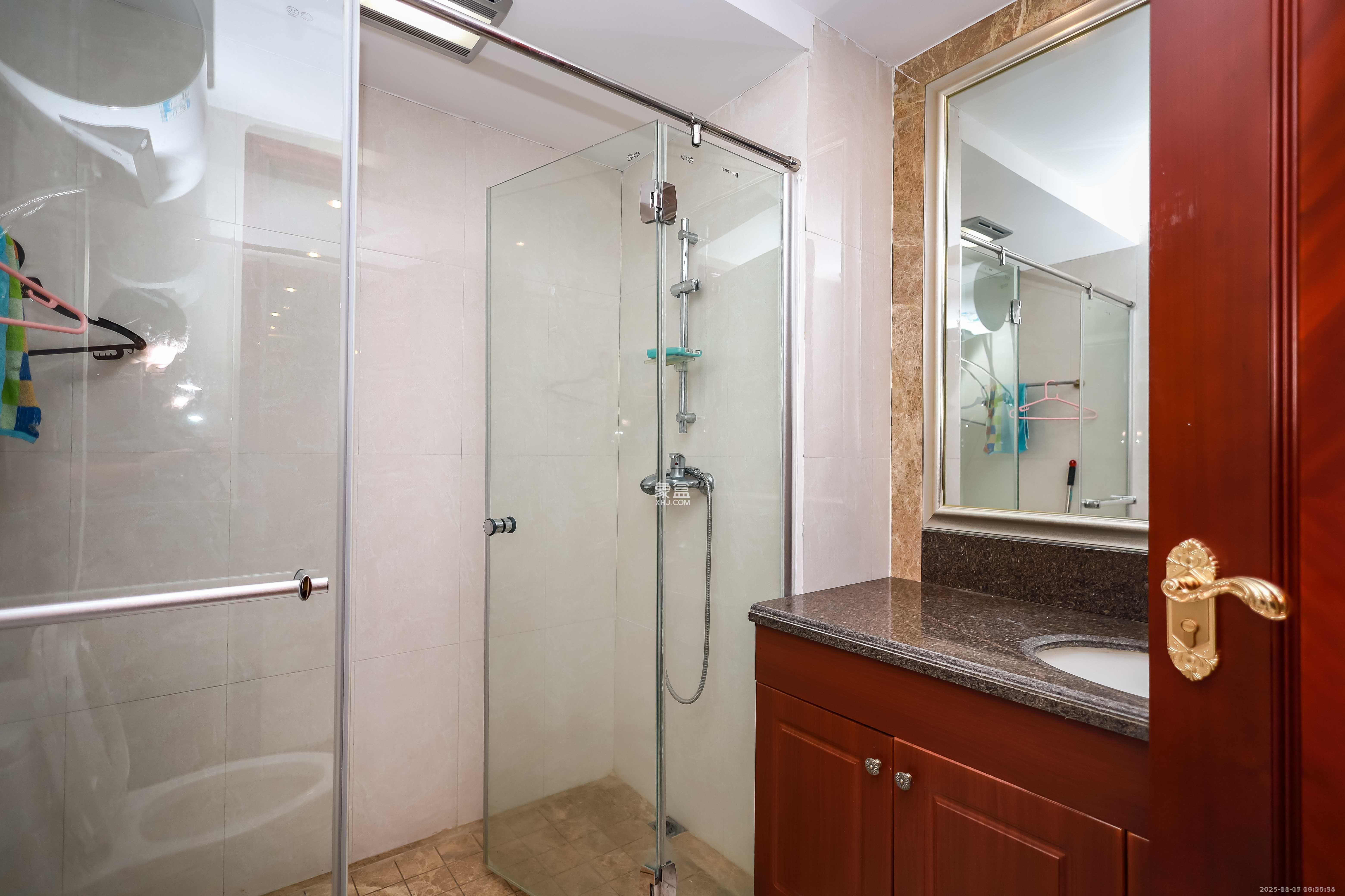 恒大华府  1室2厅1卫    1900.0元/月室内图