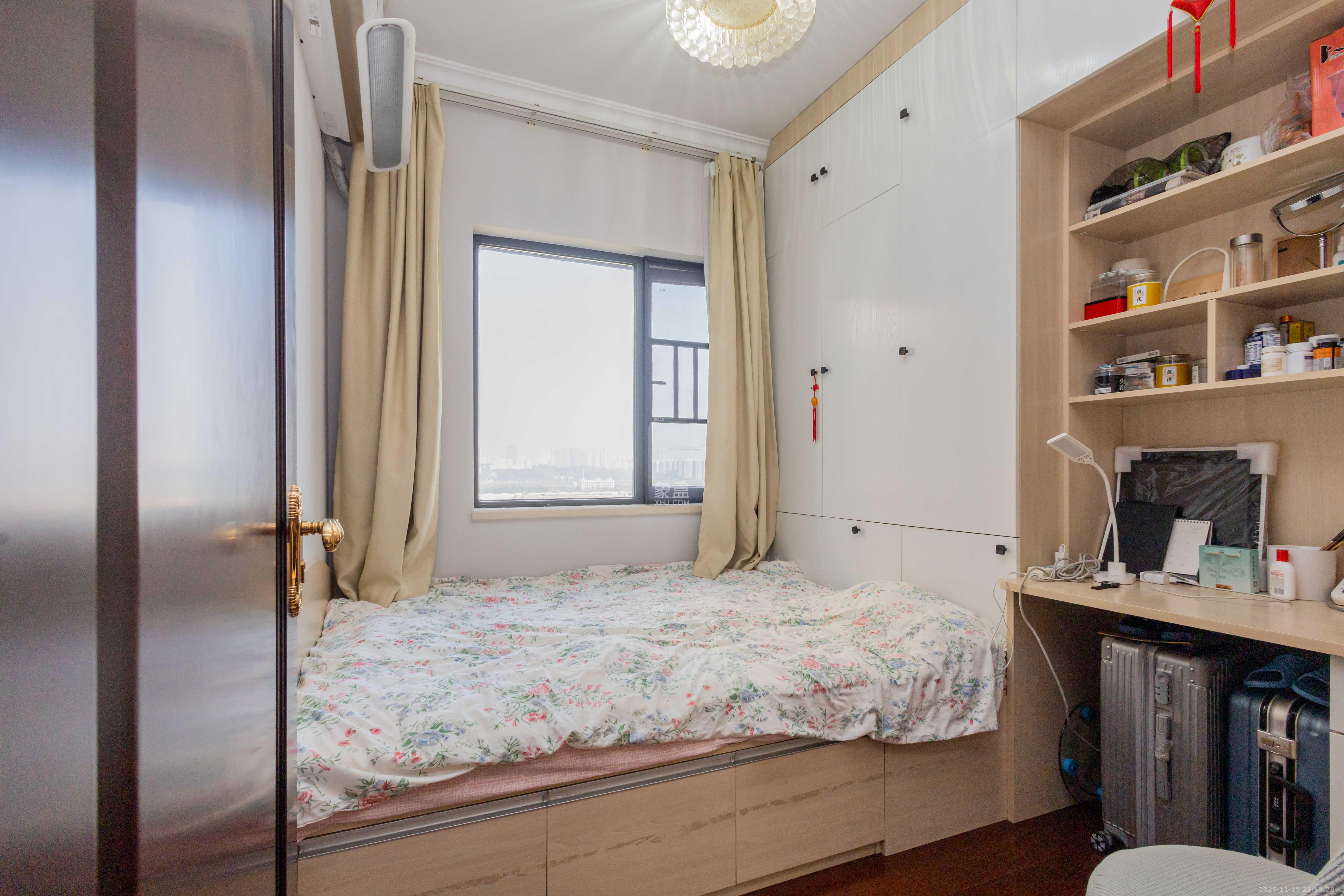 恒大江湾 4室2厅2卫 150.0万 恒大江湾 4室2厅2卫 150.0万卧室