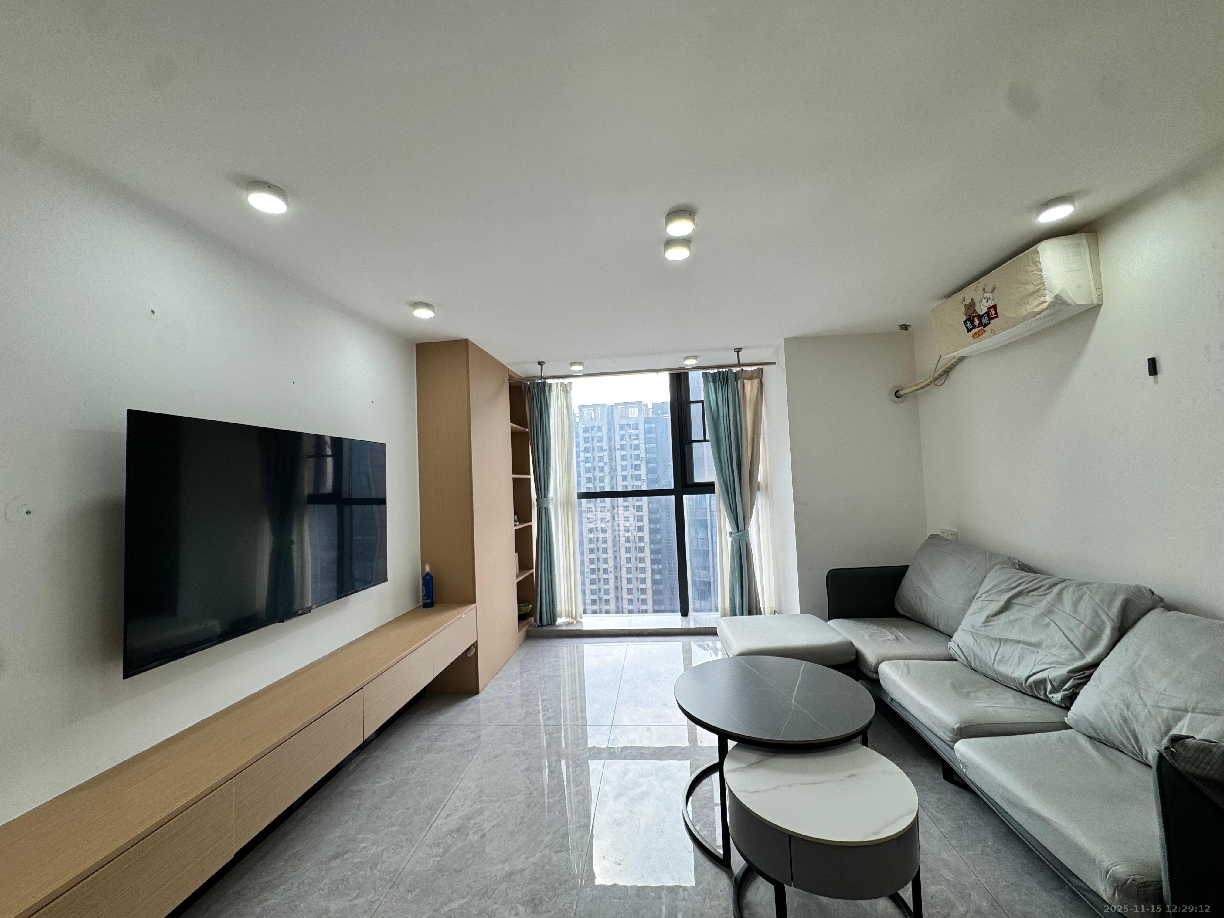 万润时光里  1室0厅0卫    2400.0元/月室内图