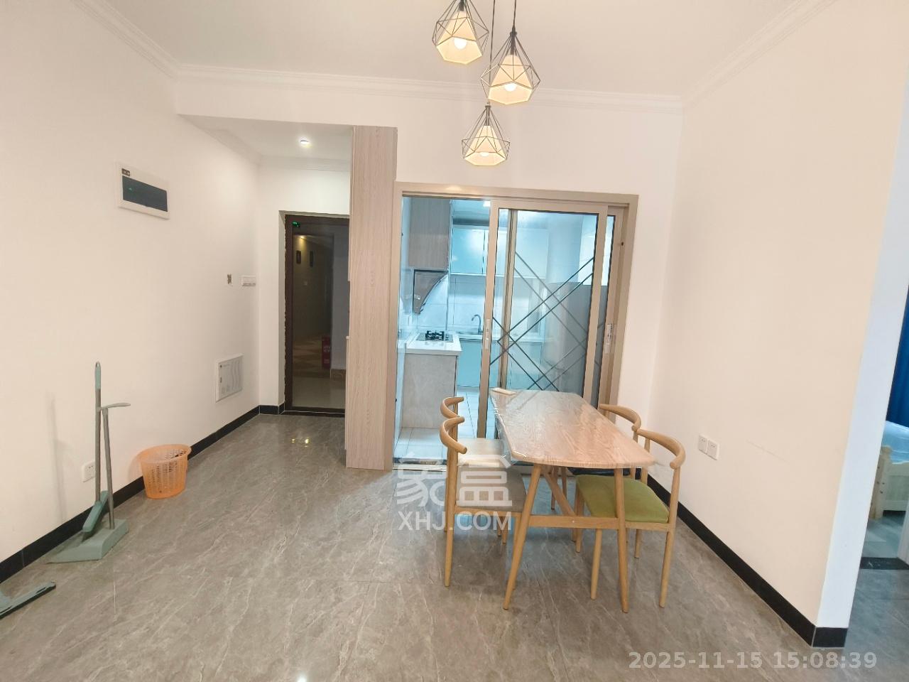 乾源国际  2室2厅1卫    1700.0元/月室内图