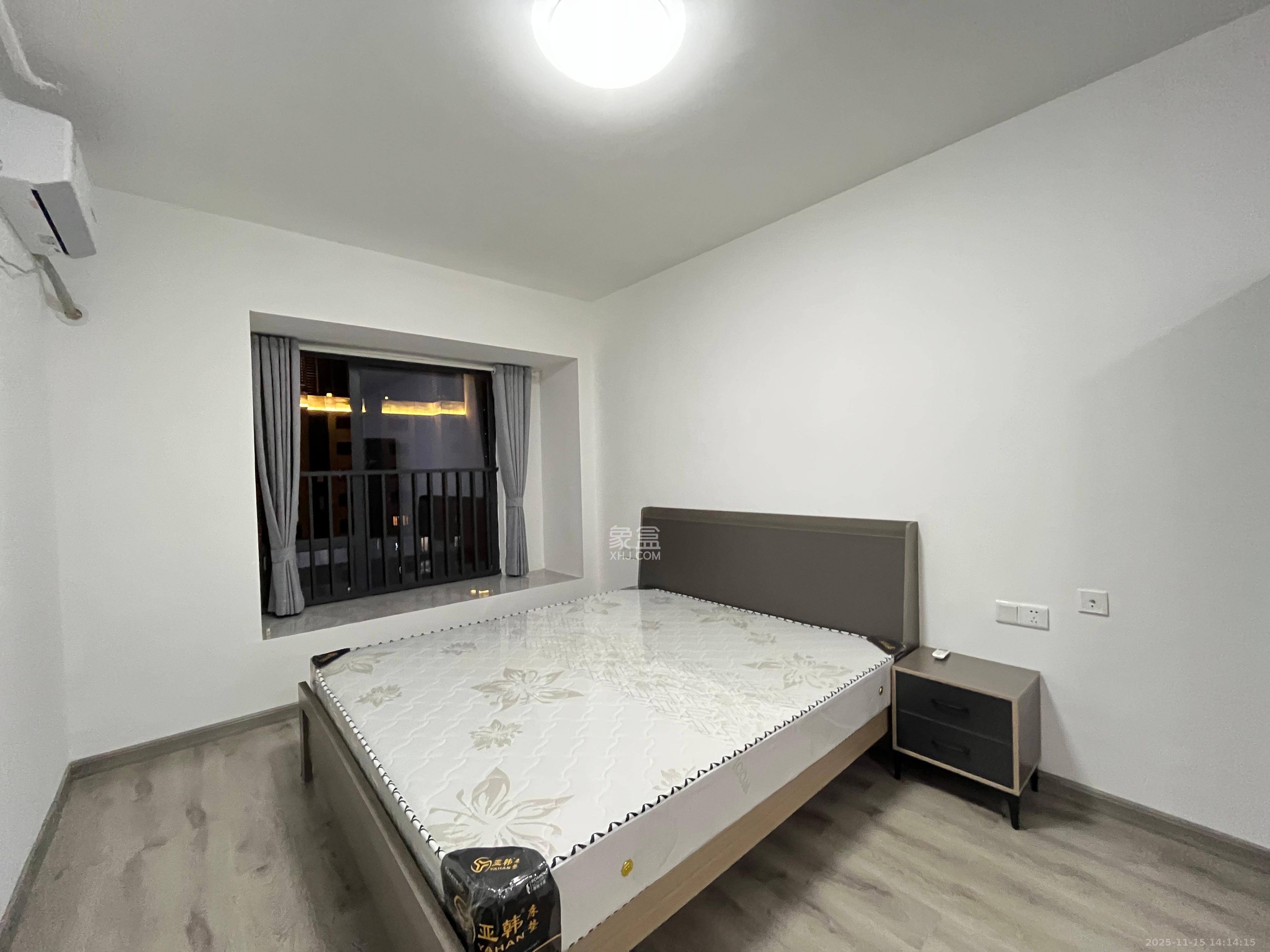 南山梅溪一方  3室2厅2卫    3000.0元/月室内图