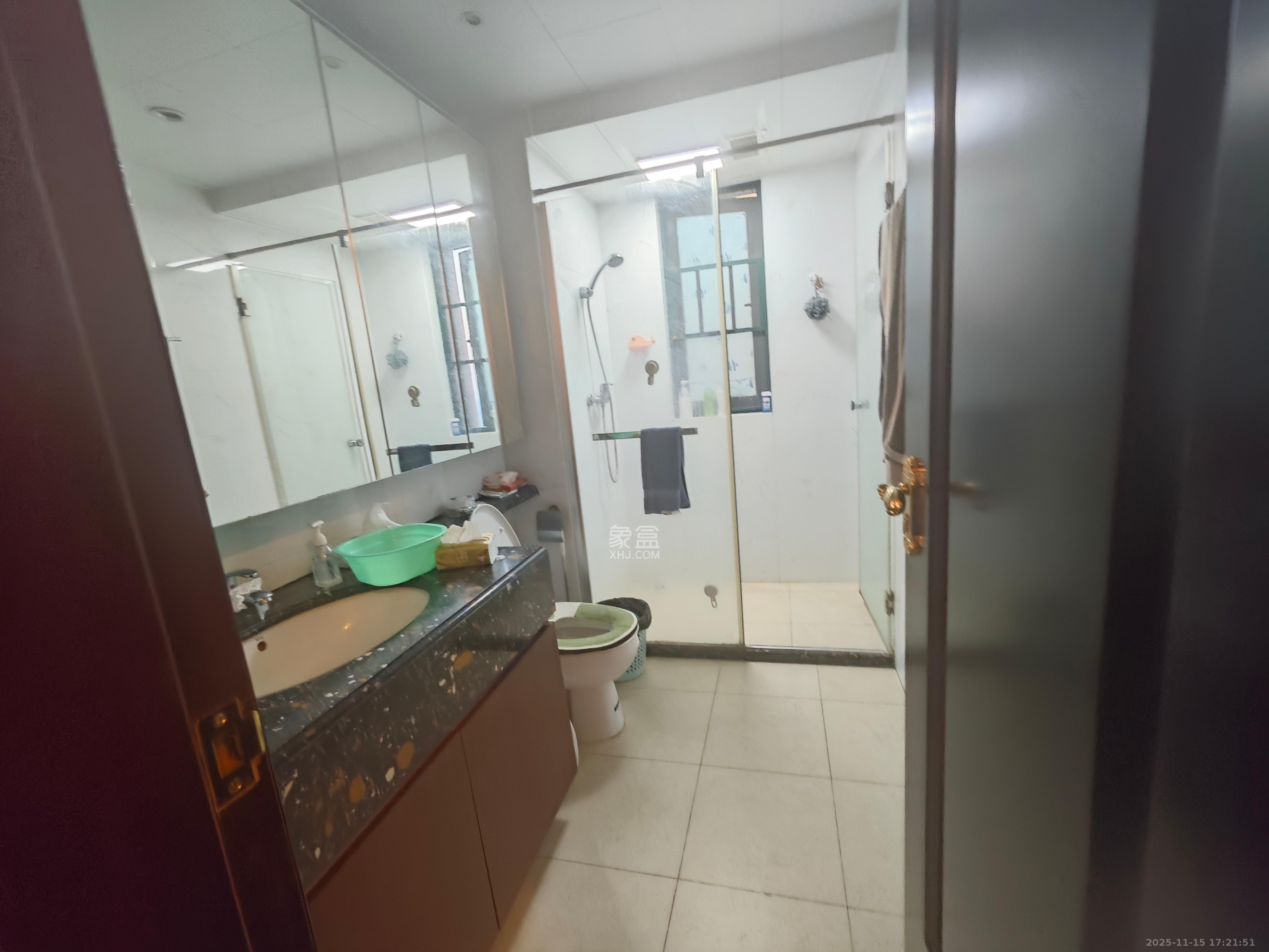 恒大翡翠华庭 3室2厅2卫 2500.0元/月 恒大翡翠华庭 3室2厅2卫 2500.0元/月室内图