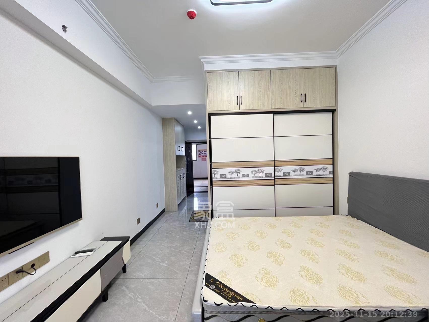 嘉雨兴园  1室1厅1卫    1700.0元/月室内图