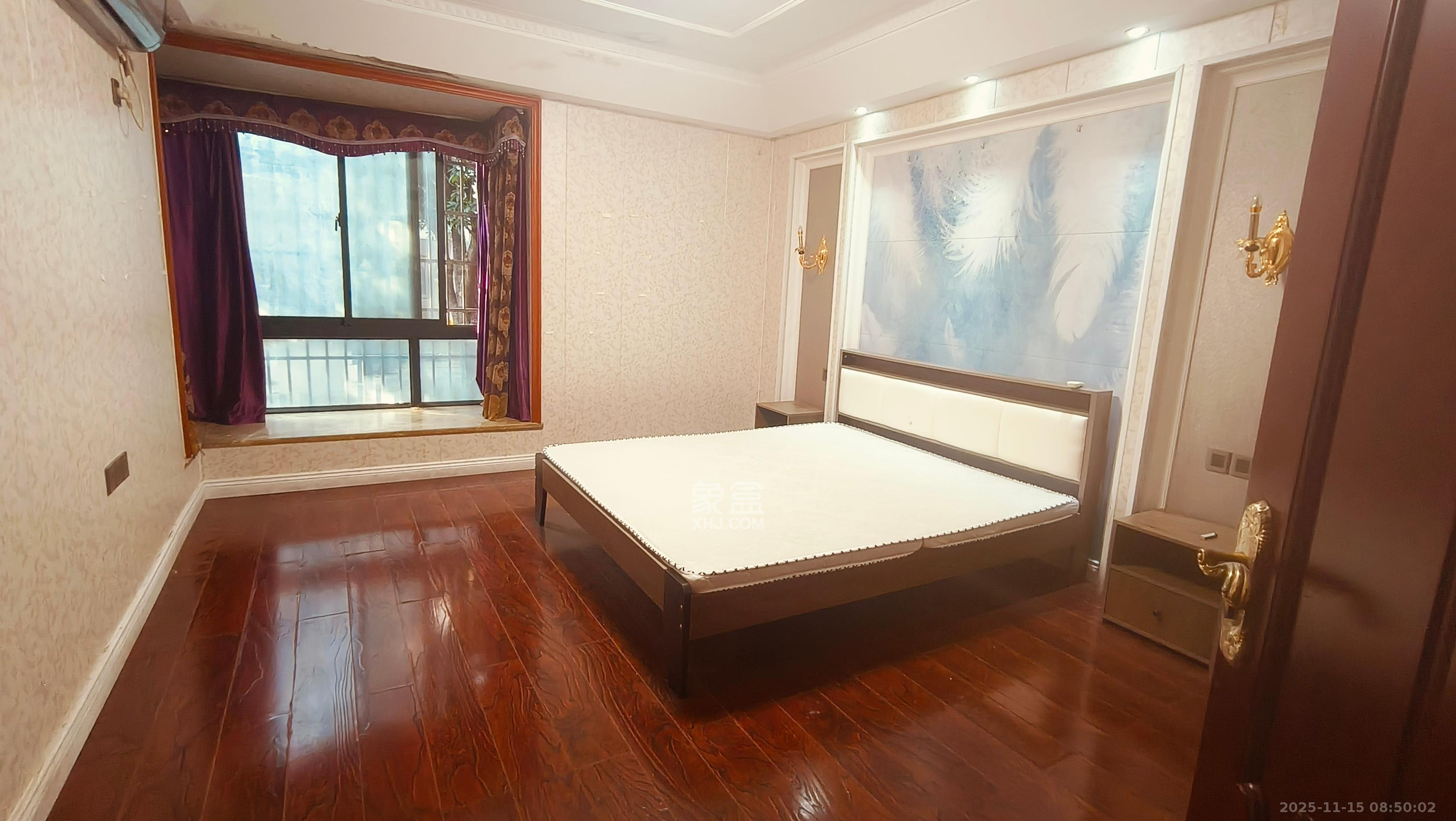 美林水郡  4室2厅2卫    2800.0元/月室内图