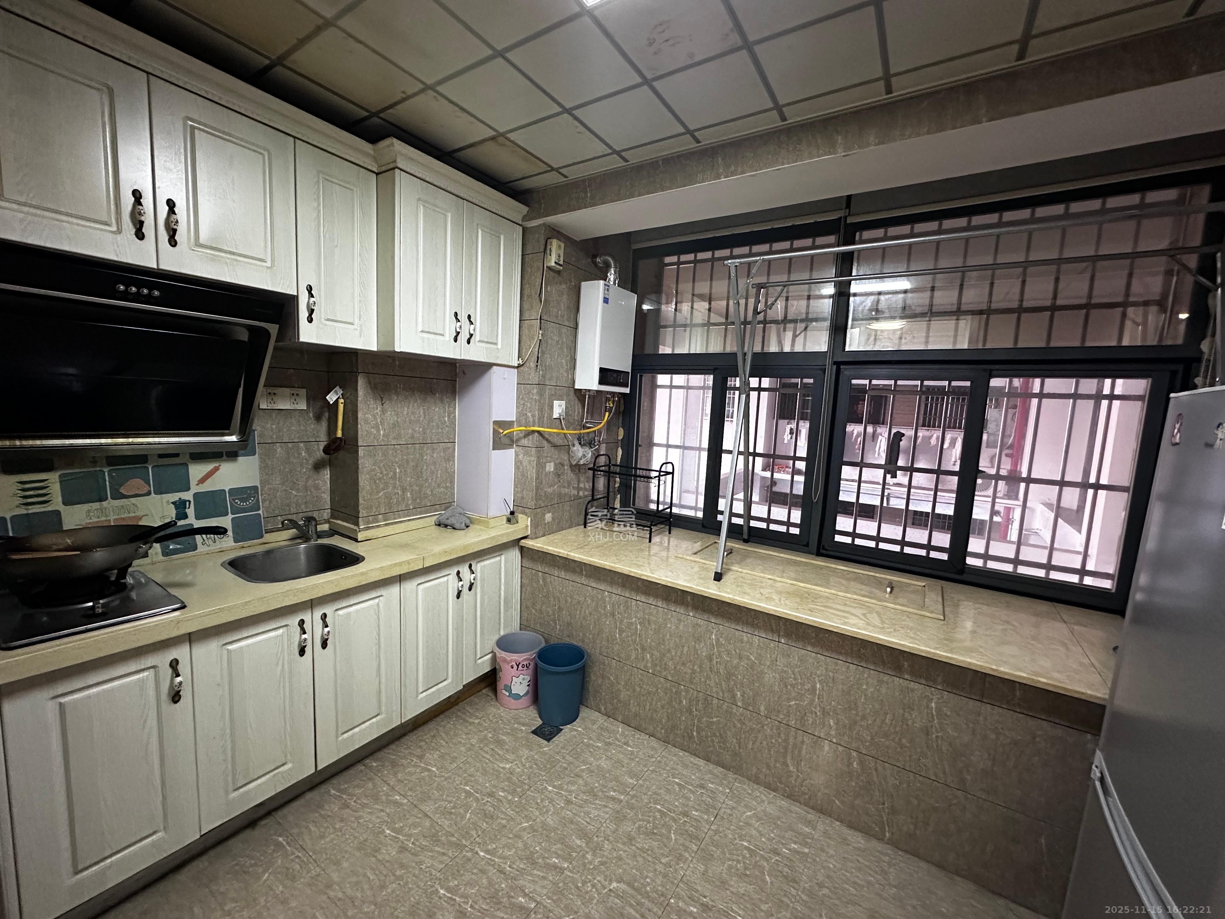 蓝湾国际广场  1室1厅1卫    1500.0元/月室内图