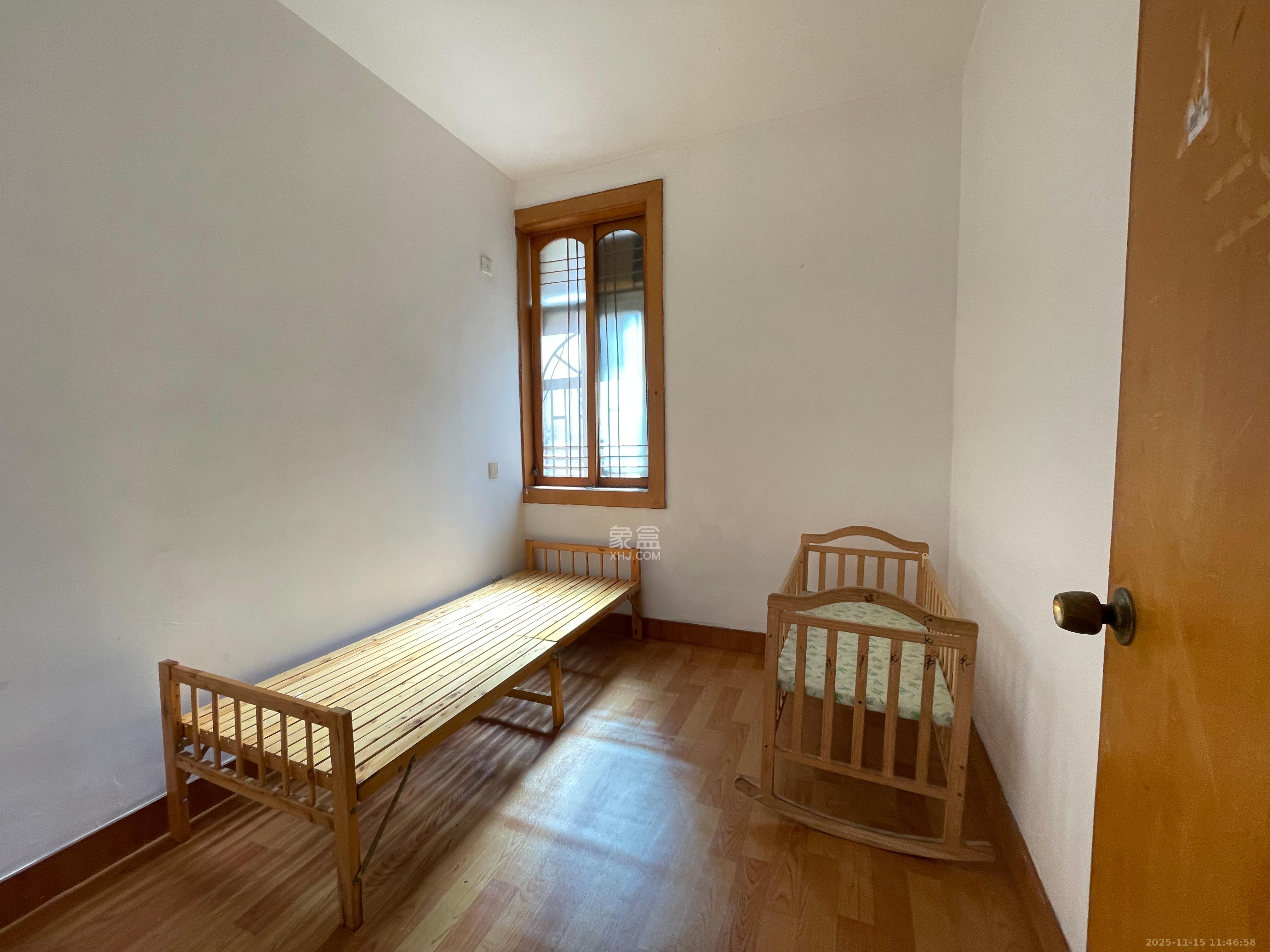 武警宿舍 3室2厅1卫 1700.0元/月 武警宿舍 3室2厅1卫 1700.0元/月室内图