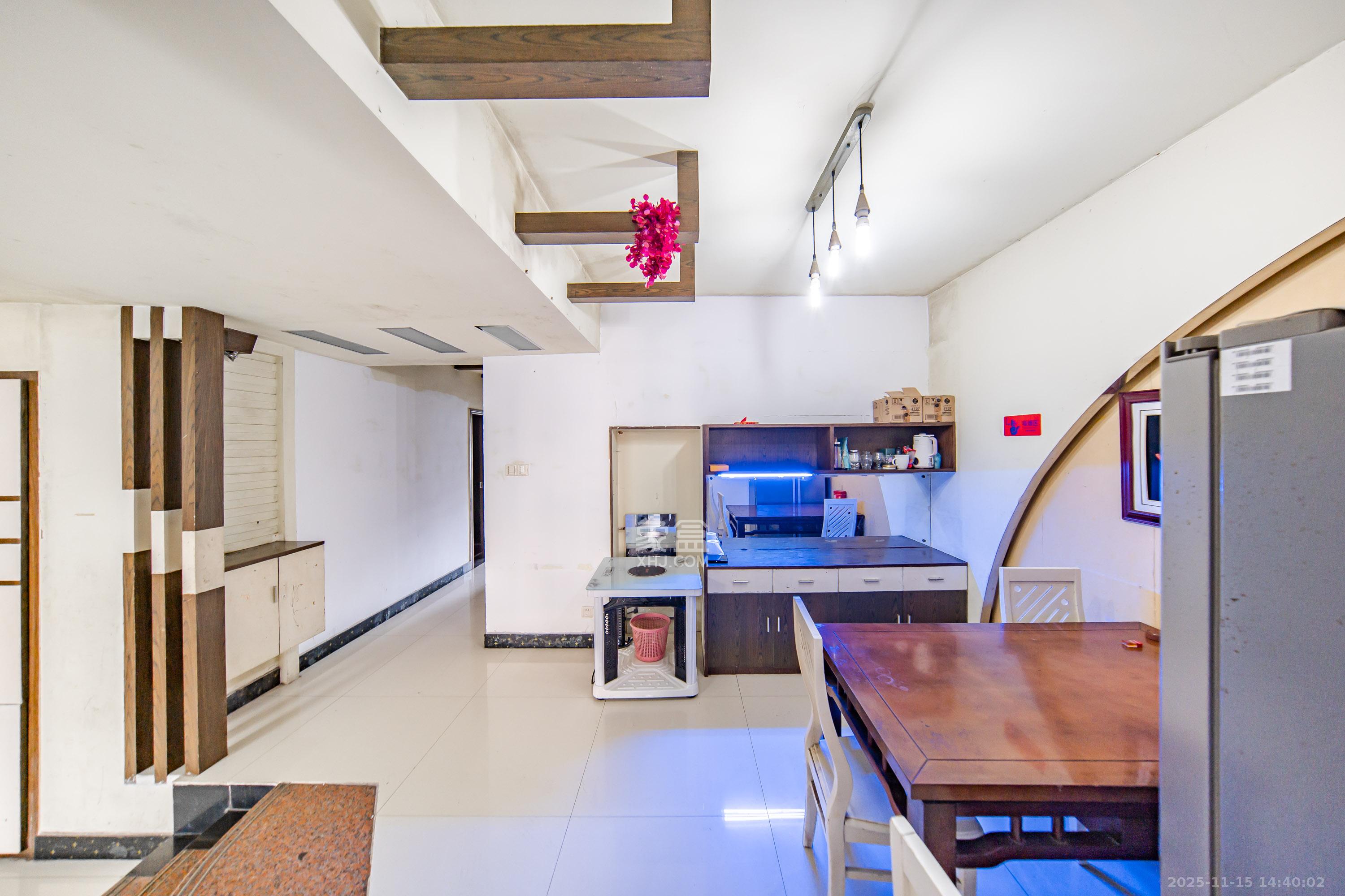 四季阳光花城 3室2厅2卫 133.0万 四季阳光花城 3室2厅2卫 133.0万其他