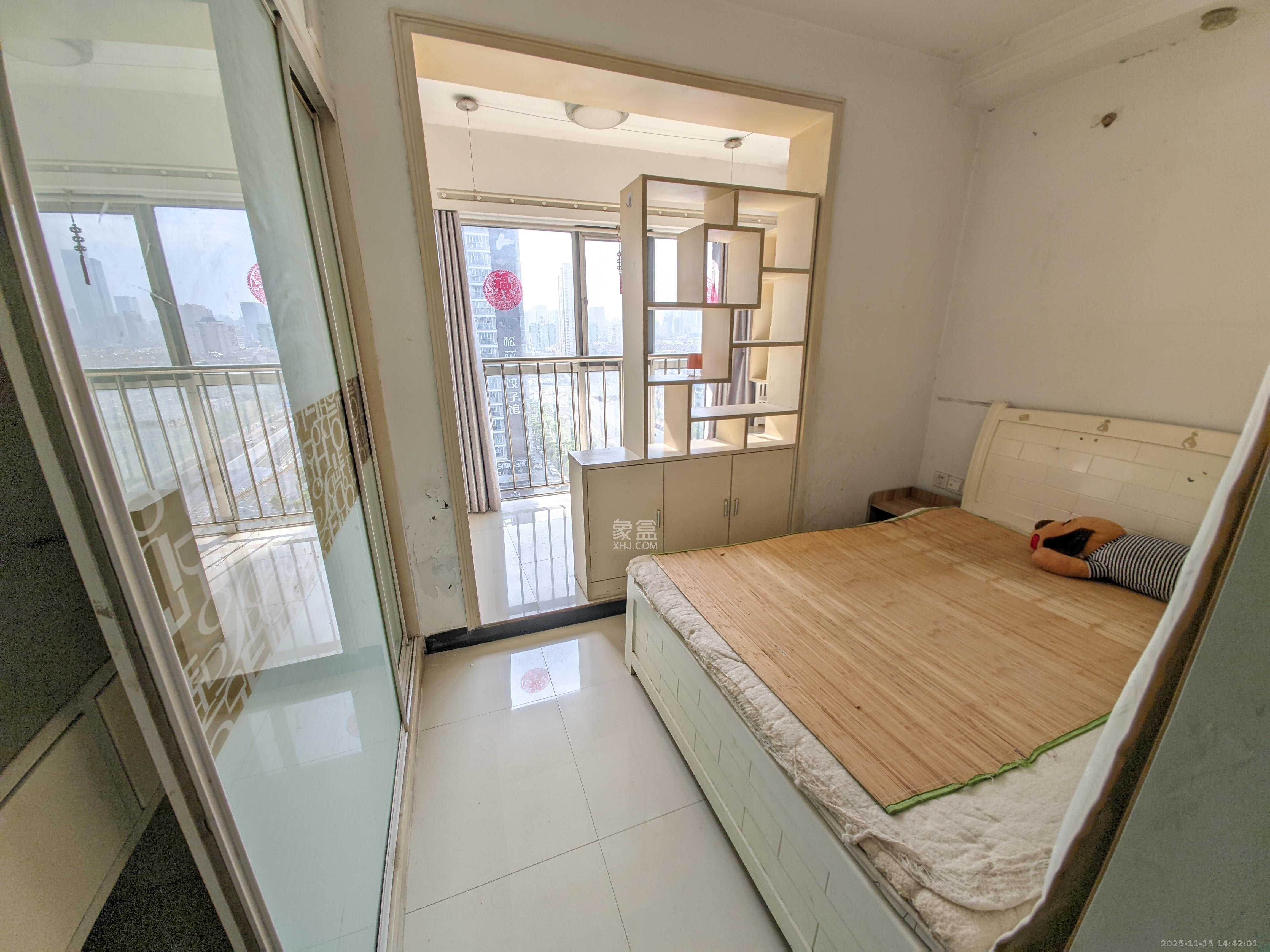 左岸右岸  2室1厅1卫    1600.0元/月室内图