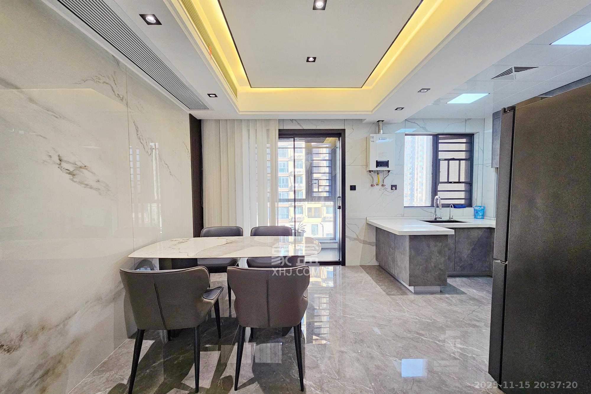 明大佳园 3室2厅2卫 149.8万 明大佳园 3室2厅2卫 149.8万客厅