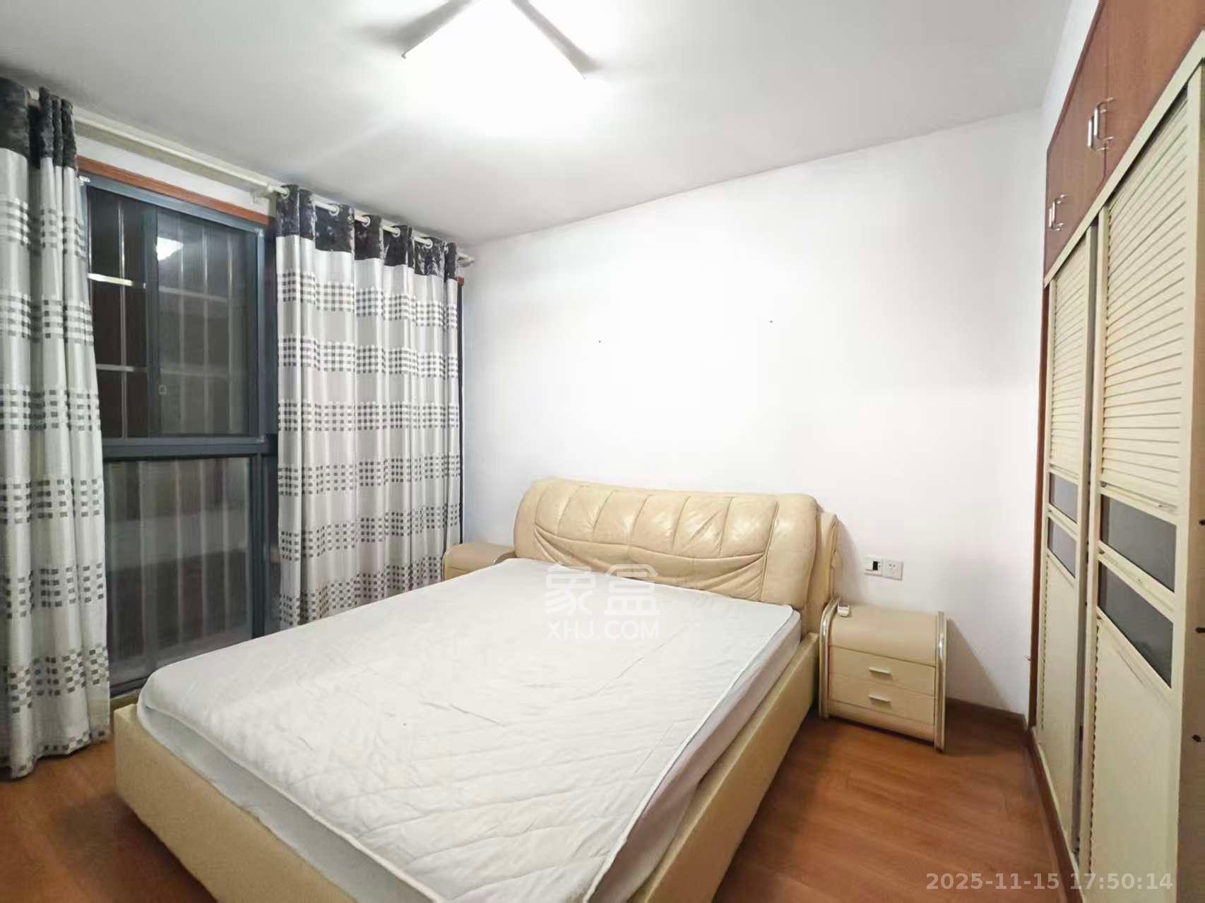 华润凤凰城二期 1室2厅1卫 2200.0元/月 华润凤凰城二期 1室2厅1卫 2200.0元/月室内图