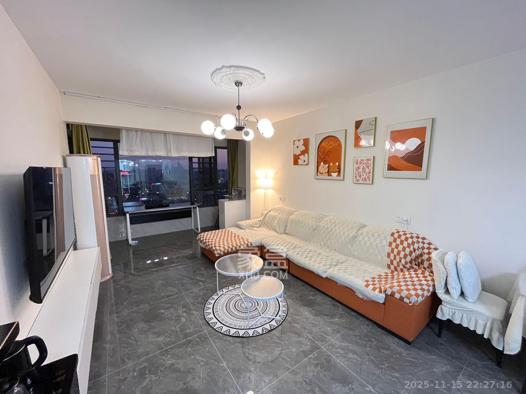 长房云公馆  3室2厅2卫    3000.0元/月