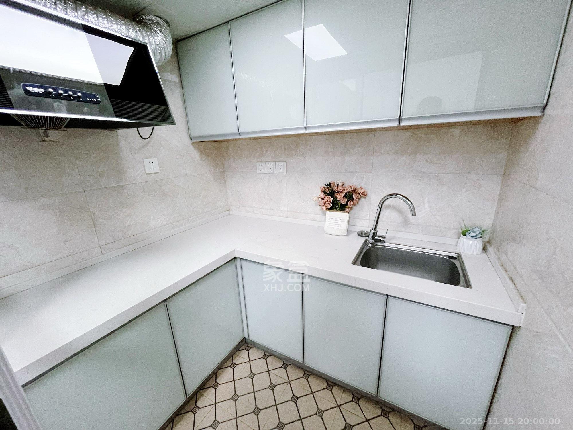 三重星都心  1室1厅1卫    1800.0元/月室内图