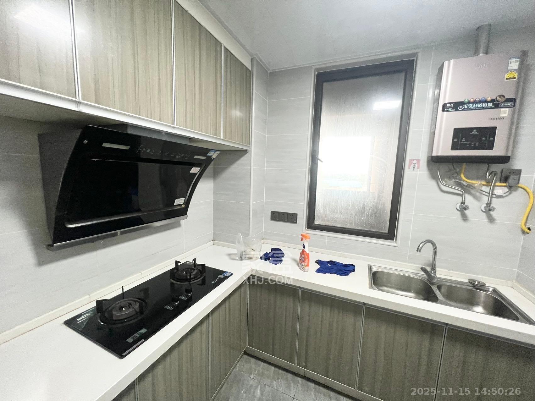 东合新苑  2室2厅1卫    2100.0元/月室内图