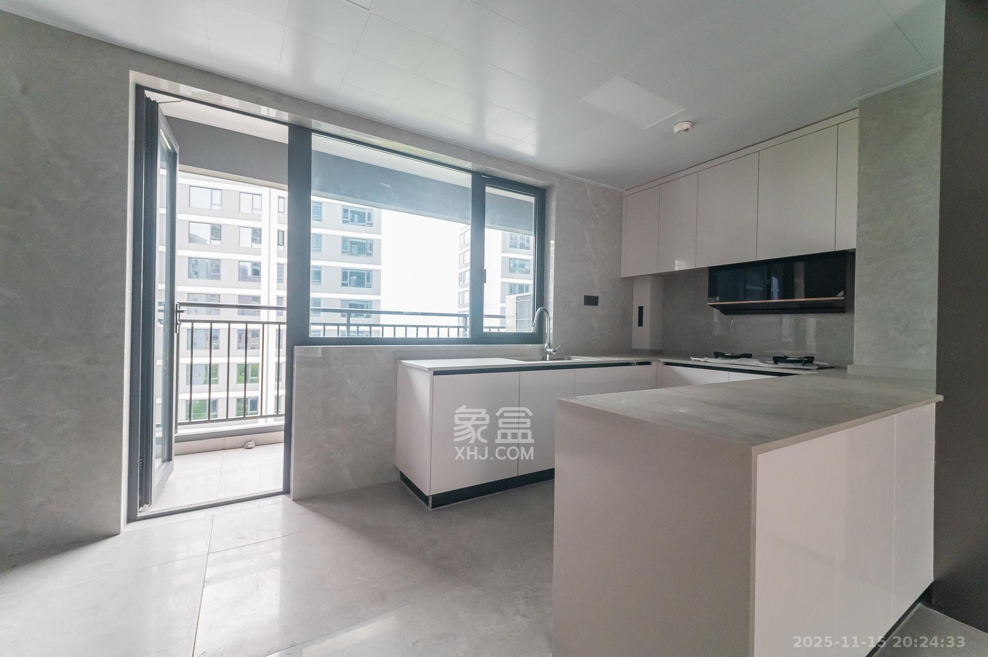 万科松湖天地 4室2厅3卫 265.0万 万科松湖天地 4室2厅3卫 265.0万厨房