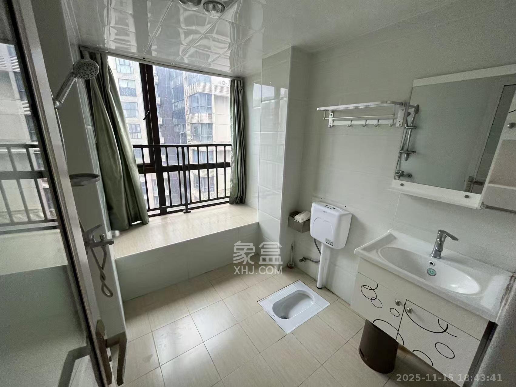 通用时代国际社区 3室2厅2卫 2700.0元/月 通用时代国际社区 3室2厅2卫 2700.0元/月室内图