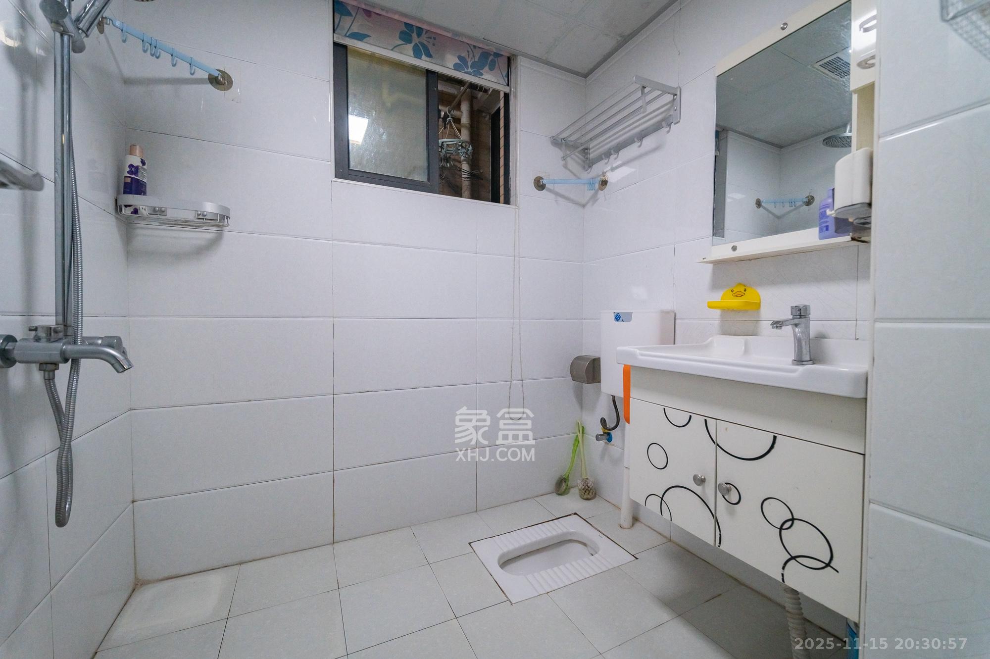 深业睿城 1室1厅1卫 35.8万 深业睿城 1室1厅1卫 35.8万卫生间