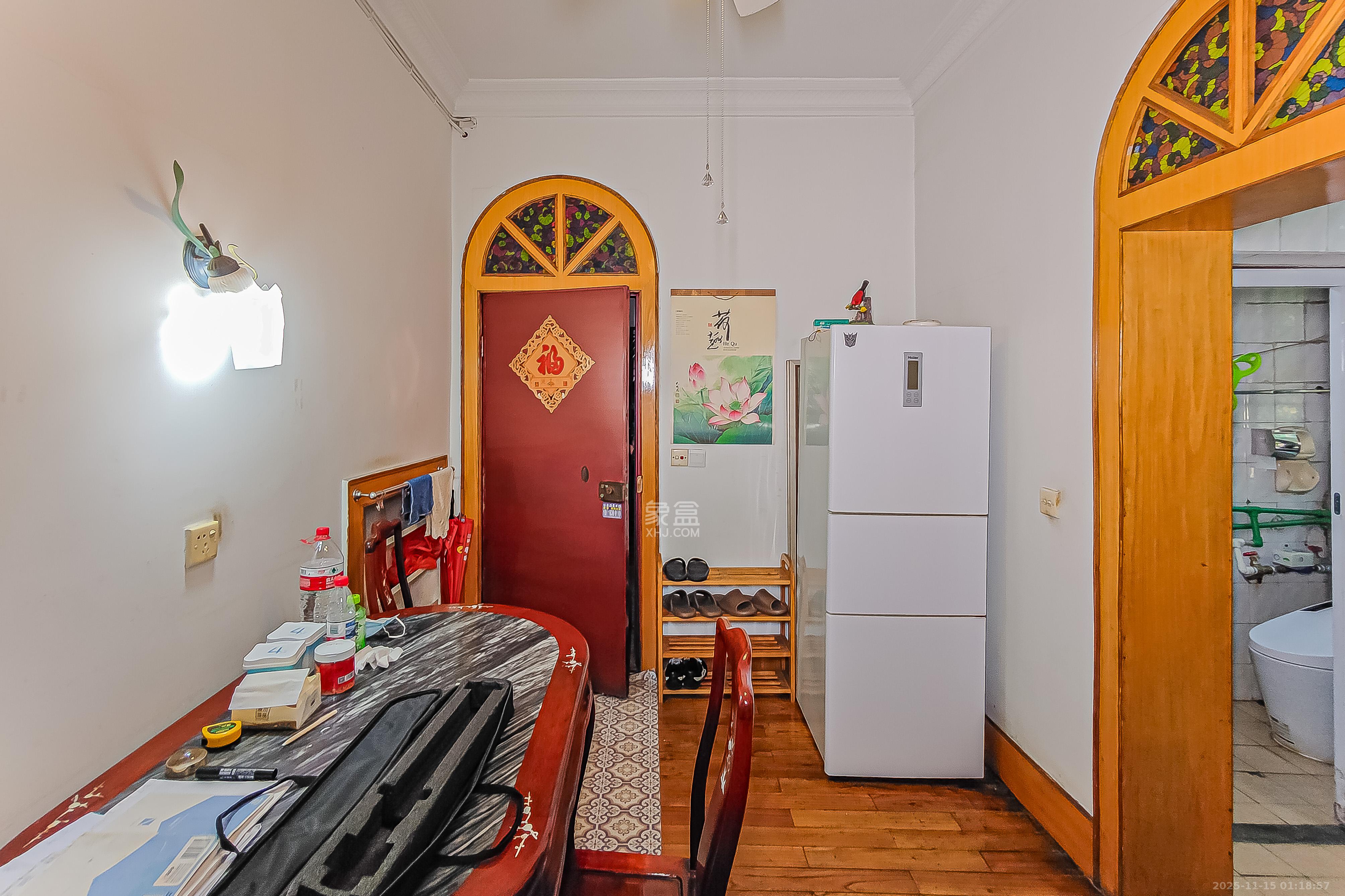 汽贸大厦 2室1厅1卫 80.0万 汽贸大厦 2室1厅1卫 80.0万客厅