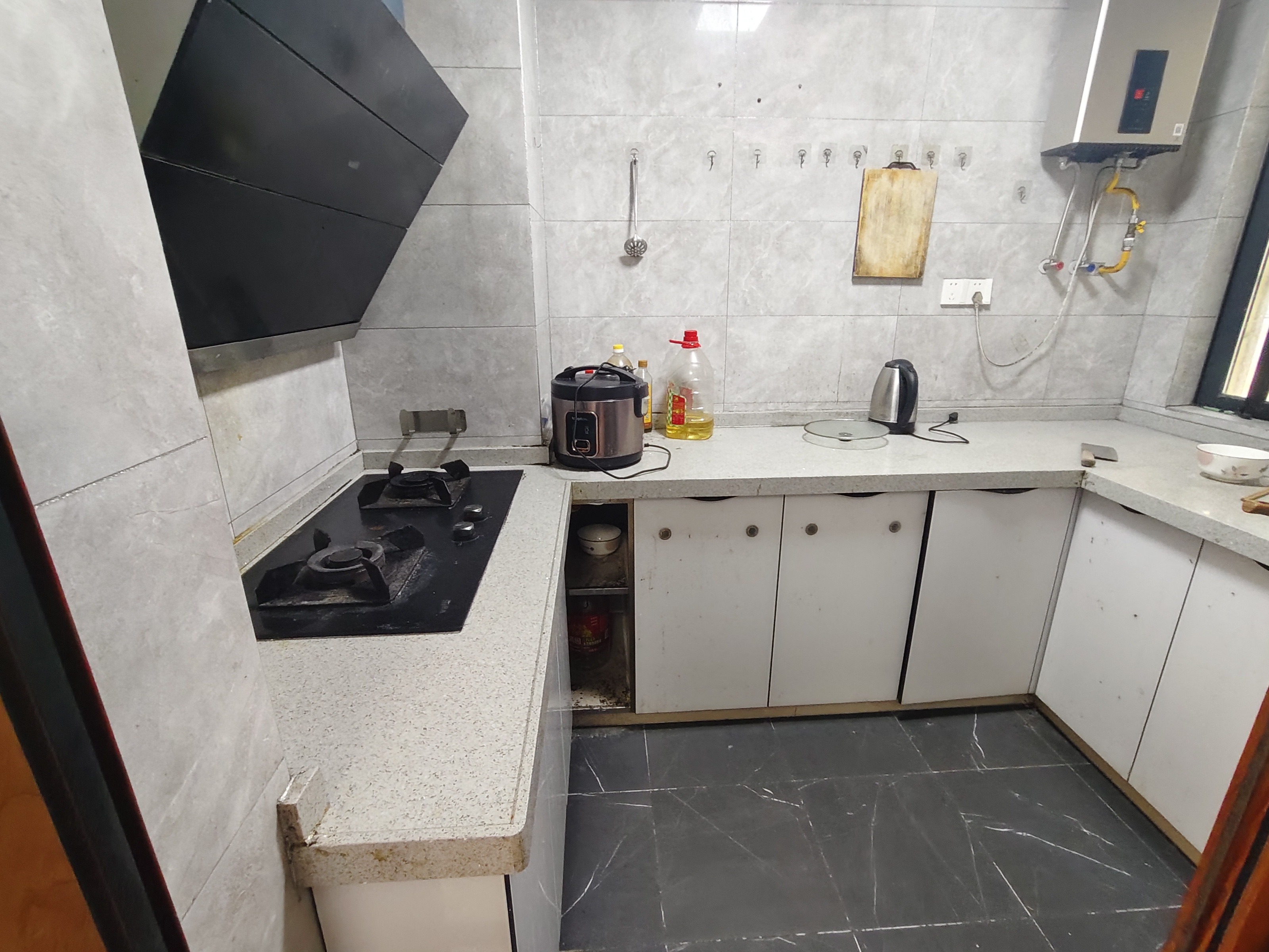 消防总队琼山住宅小区 3室2厅3卫 3000.0元/月 消防总队琼山住宅小区 3室2厅3卫 3000.0元/月室内图