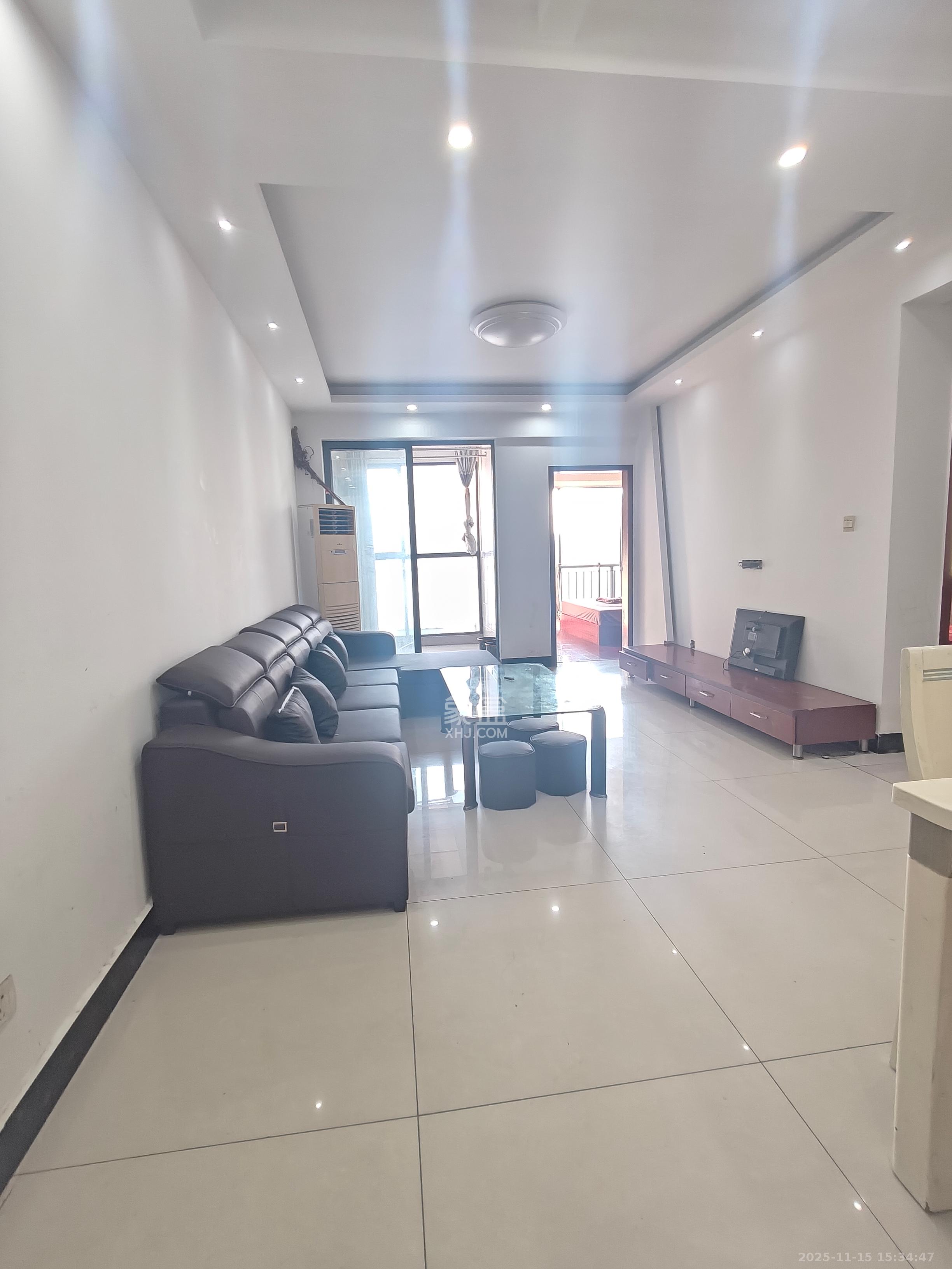 湘域中央  2室1厅1卫    3200.0元/月室内图