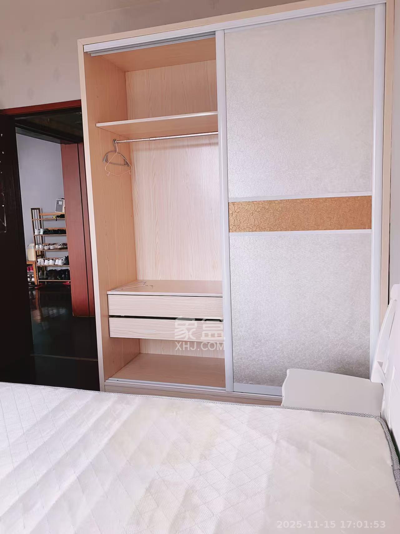 盛世美居荷园  1室2厅1卫    3000.0元/月室内图