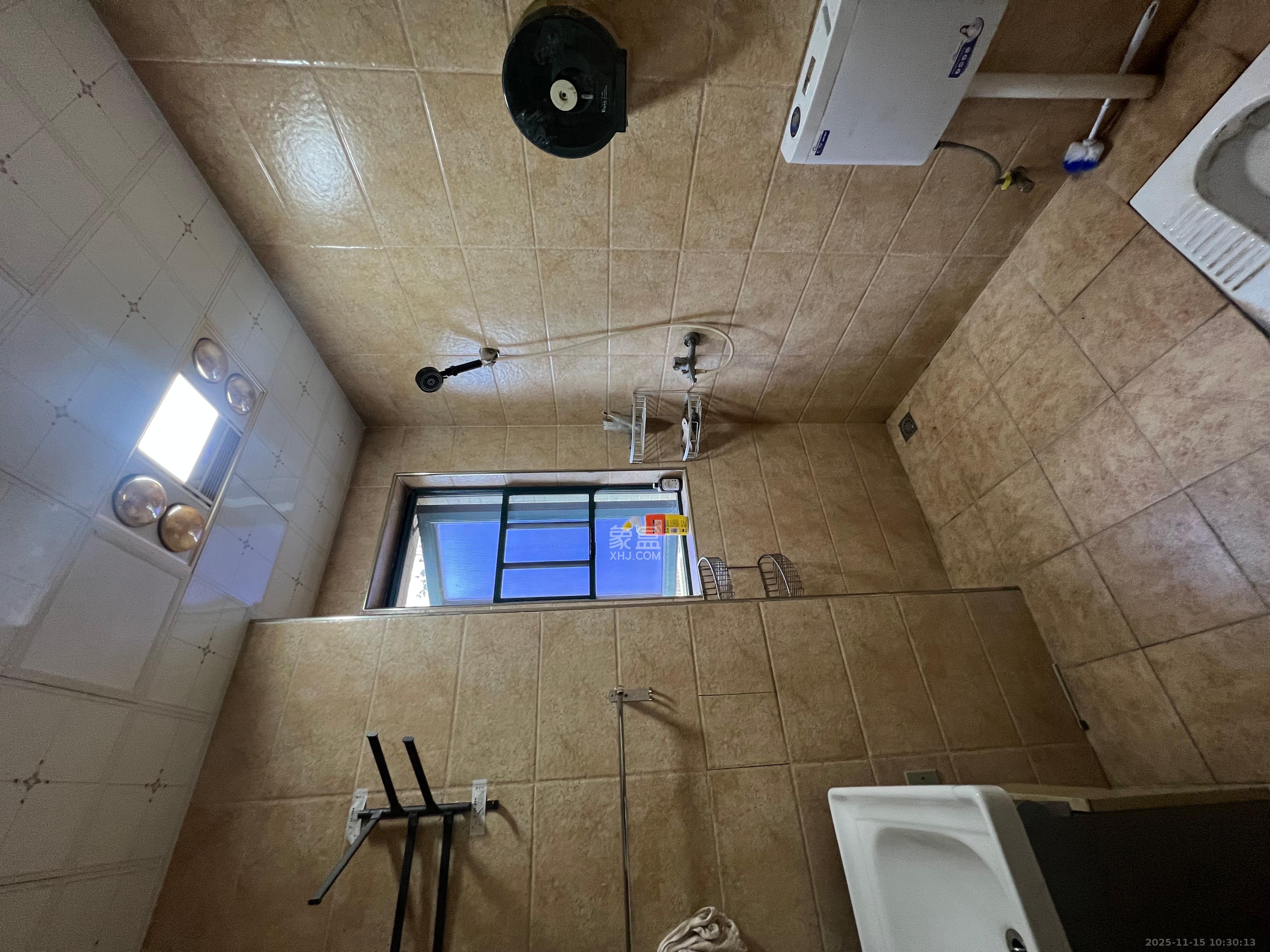 恒大雅苑  3室2厅1卫    2000.0元/月室内图