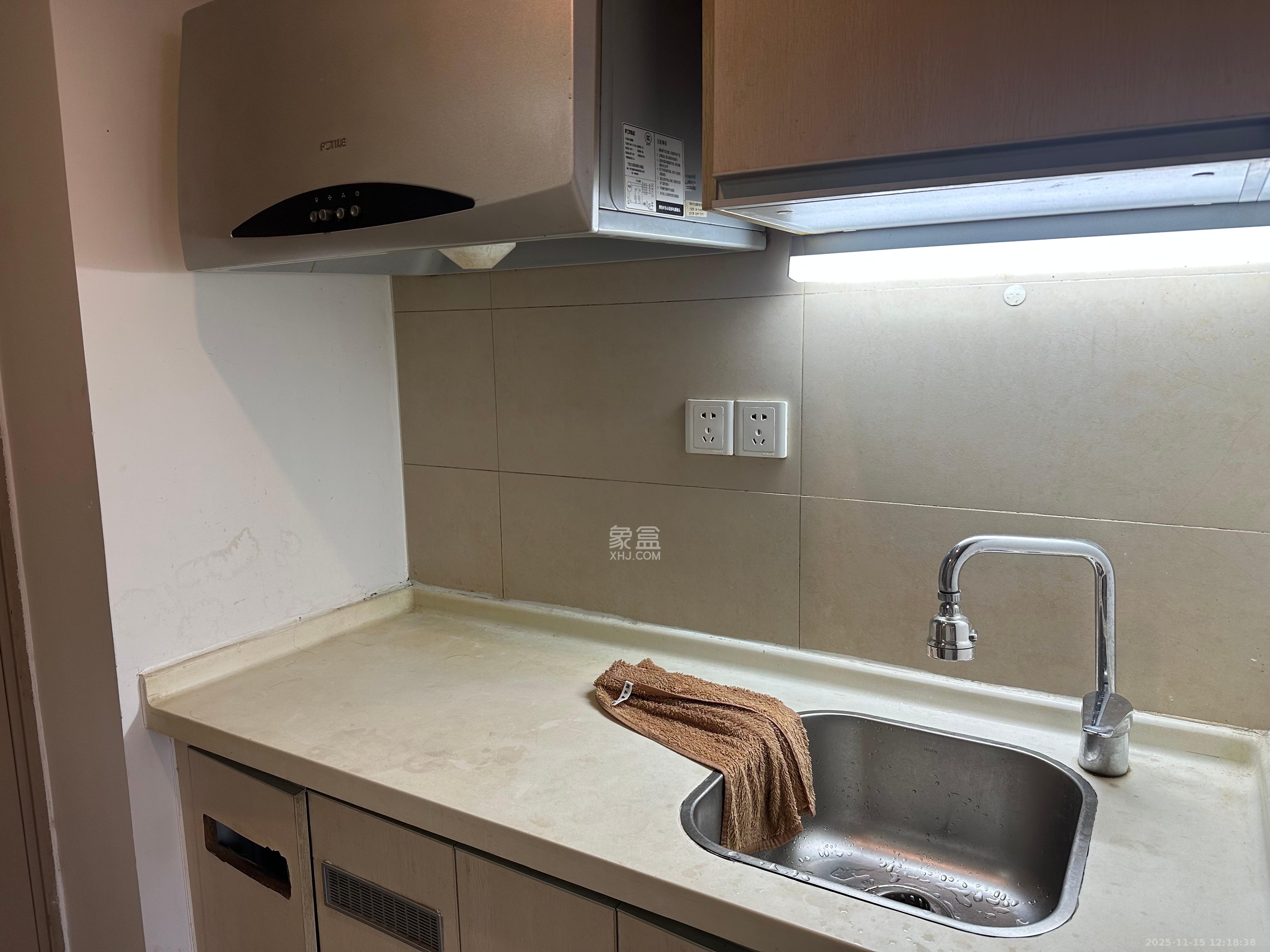 万科金色家园  1室1厅1卫    1100.0元/月室内图