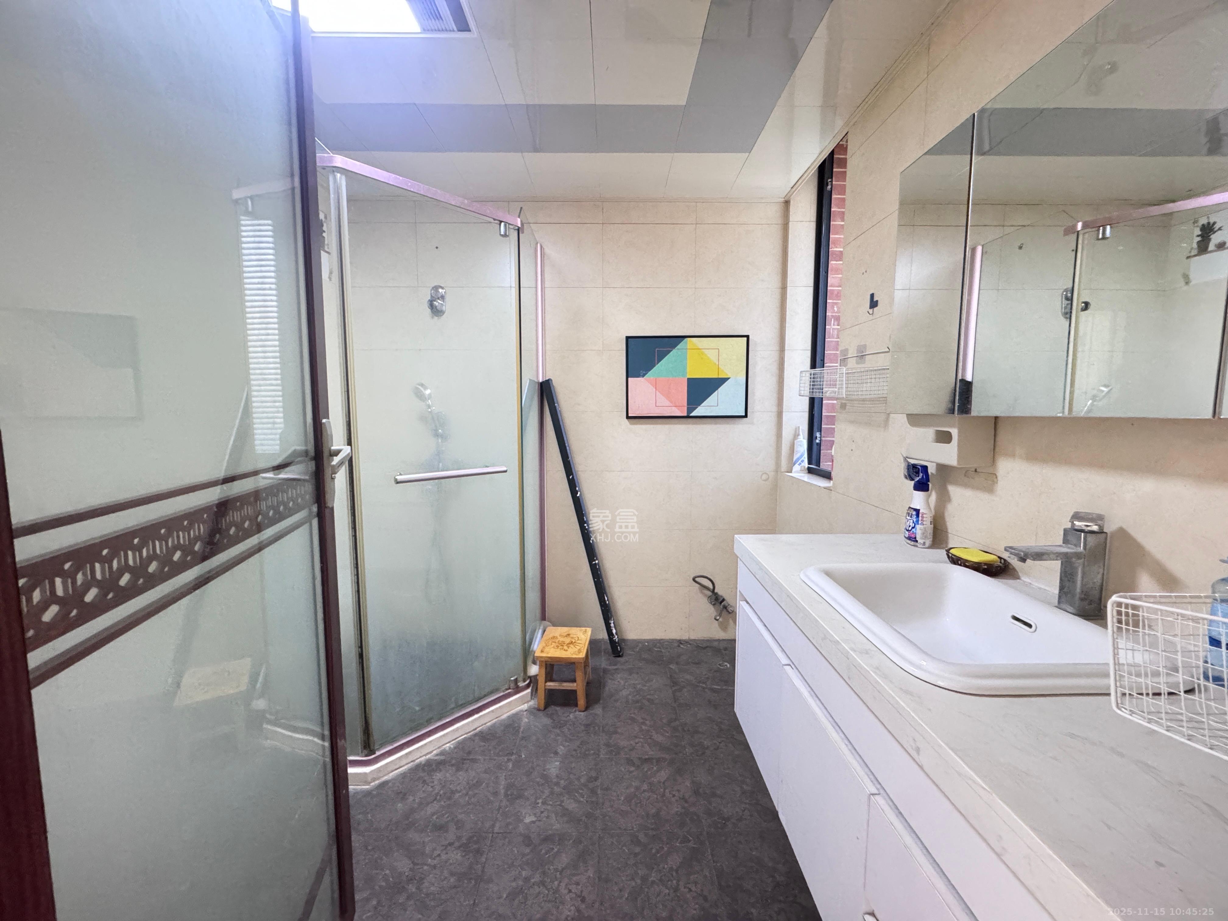 绿城桂花城  2室1厅1卫    2700.0元/月室内图