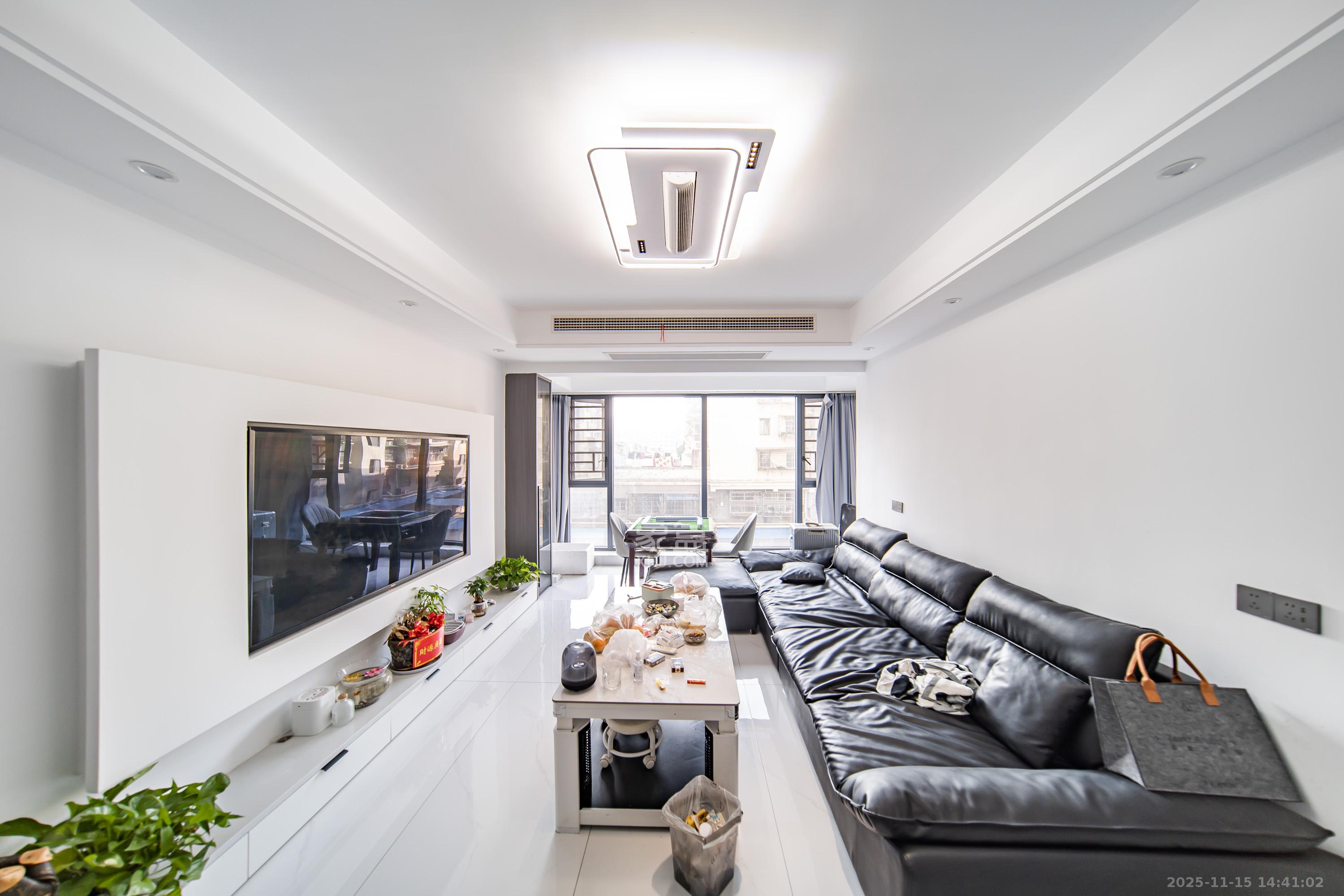 海洋半岛(月珑湾) 3室2厅2卫 112.8万 海洋半岛(月珑湾) 3室2厅2卫 112.8万客厅