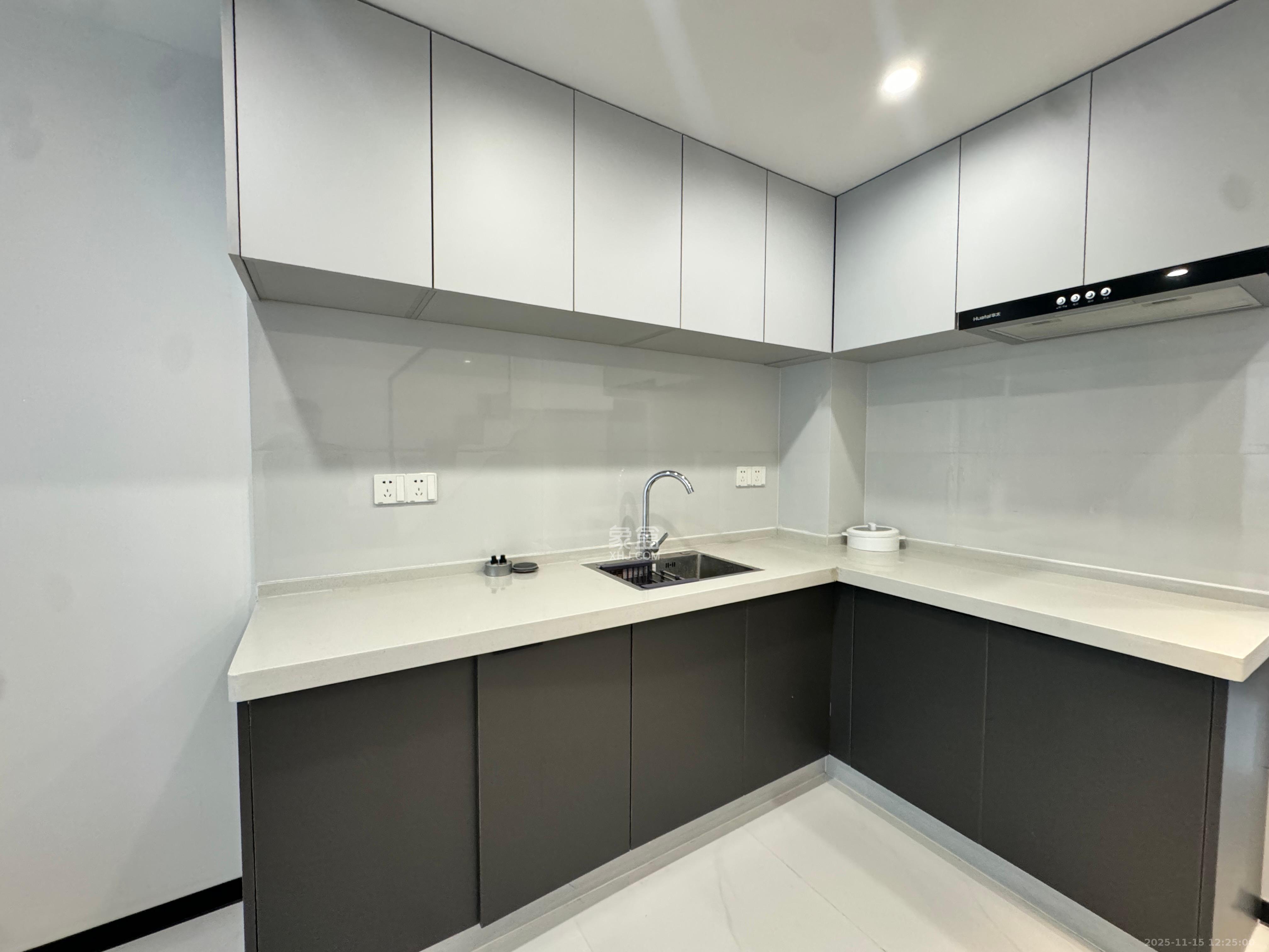 力高凤凰新天 1室0厅0卫 2100.0元/月 力高凤凰新天 1室0厅0卫 2100.0元/月室内图