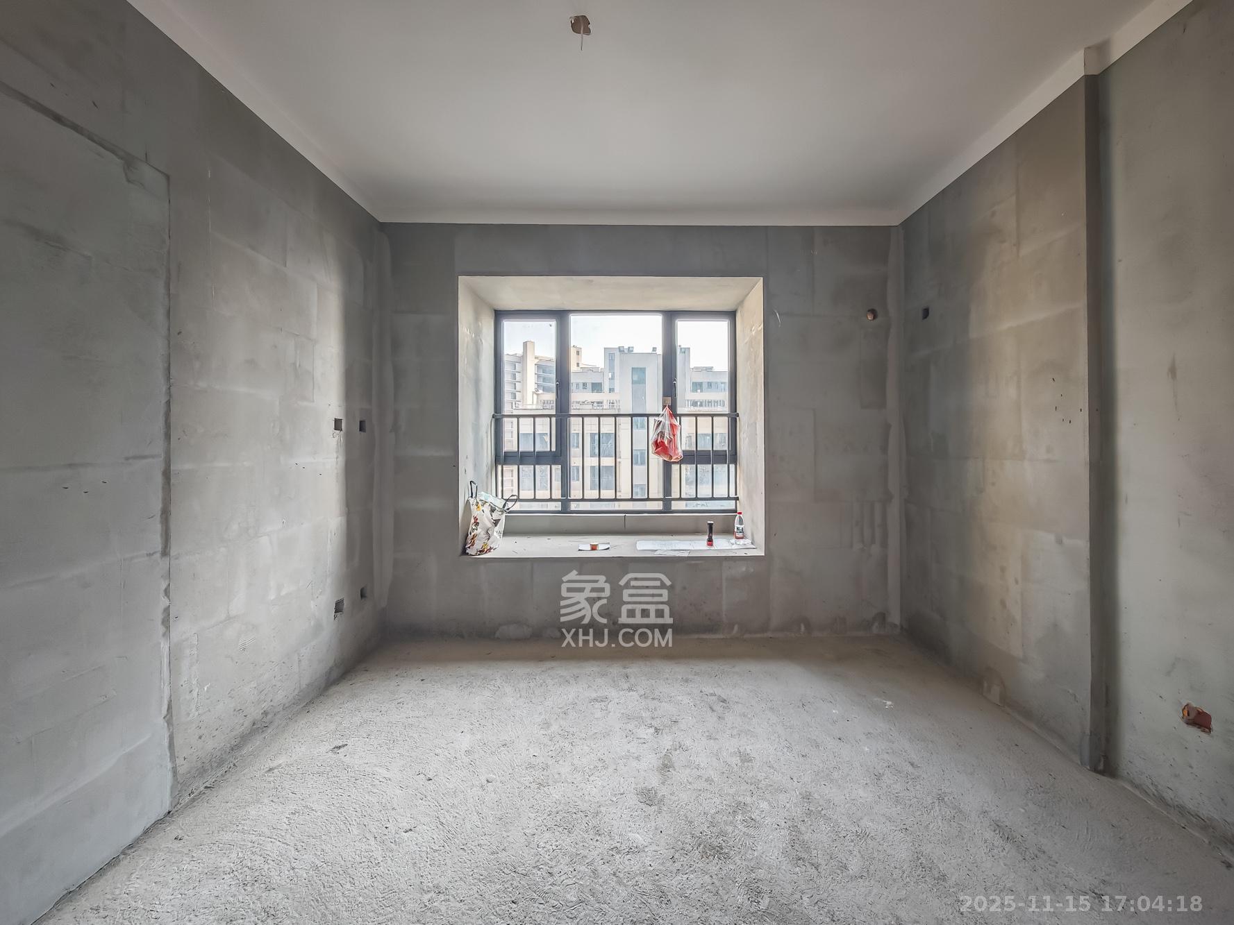 周南学府  4室2厅2卫    107.0万卧室