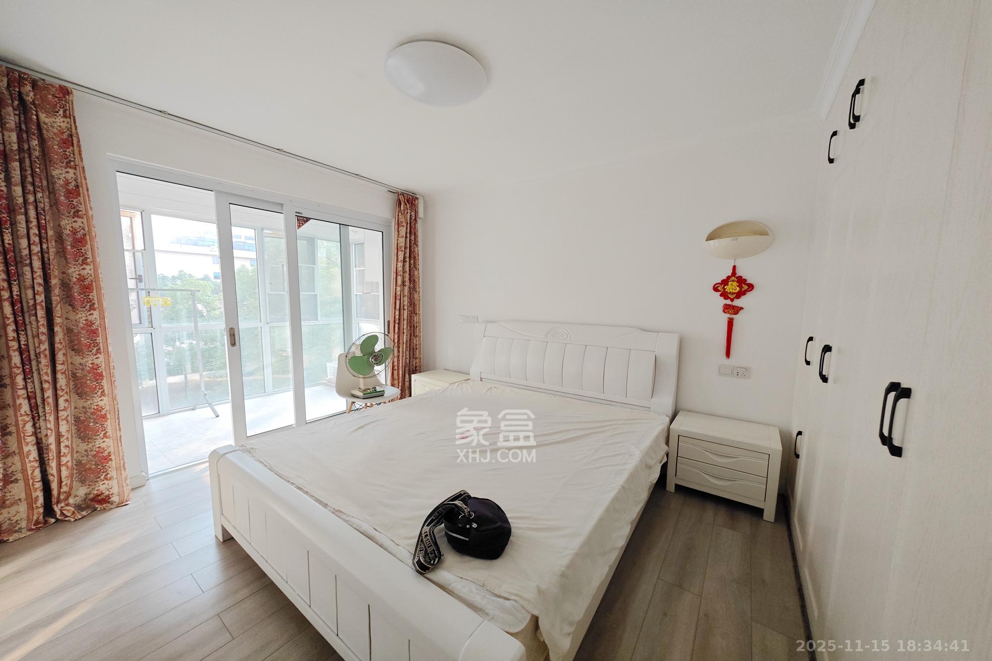 华韵07  2室2厅1卫    62.0万卧室