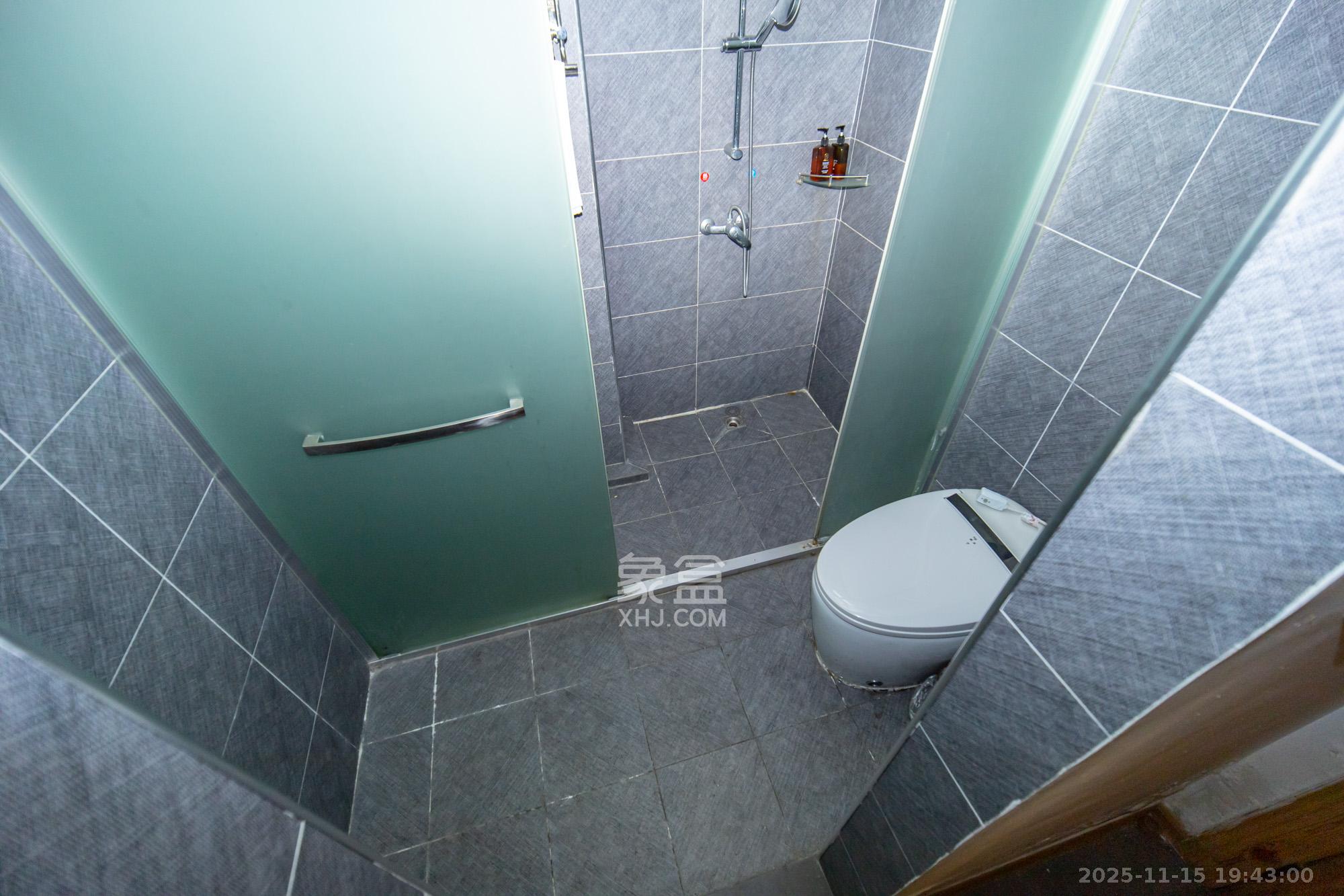 广华国际公馆（广华大厦）  1室1厅1卫    26.8万卫生间