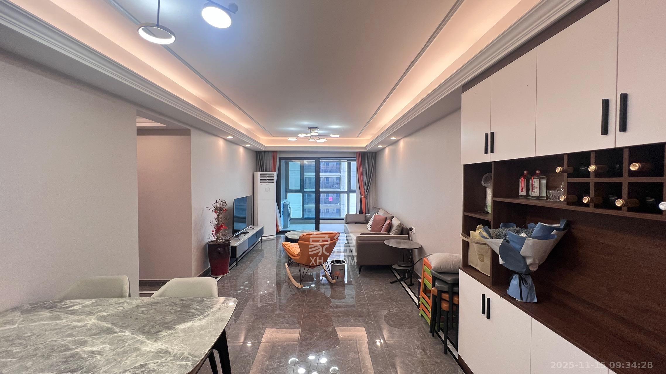 中海珑悦府  3室2厅2卫    3800.0元/月室内图