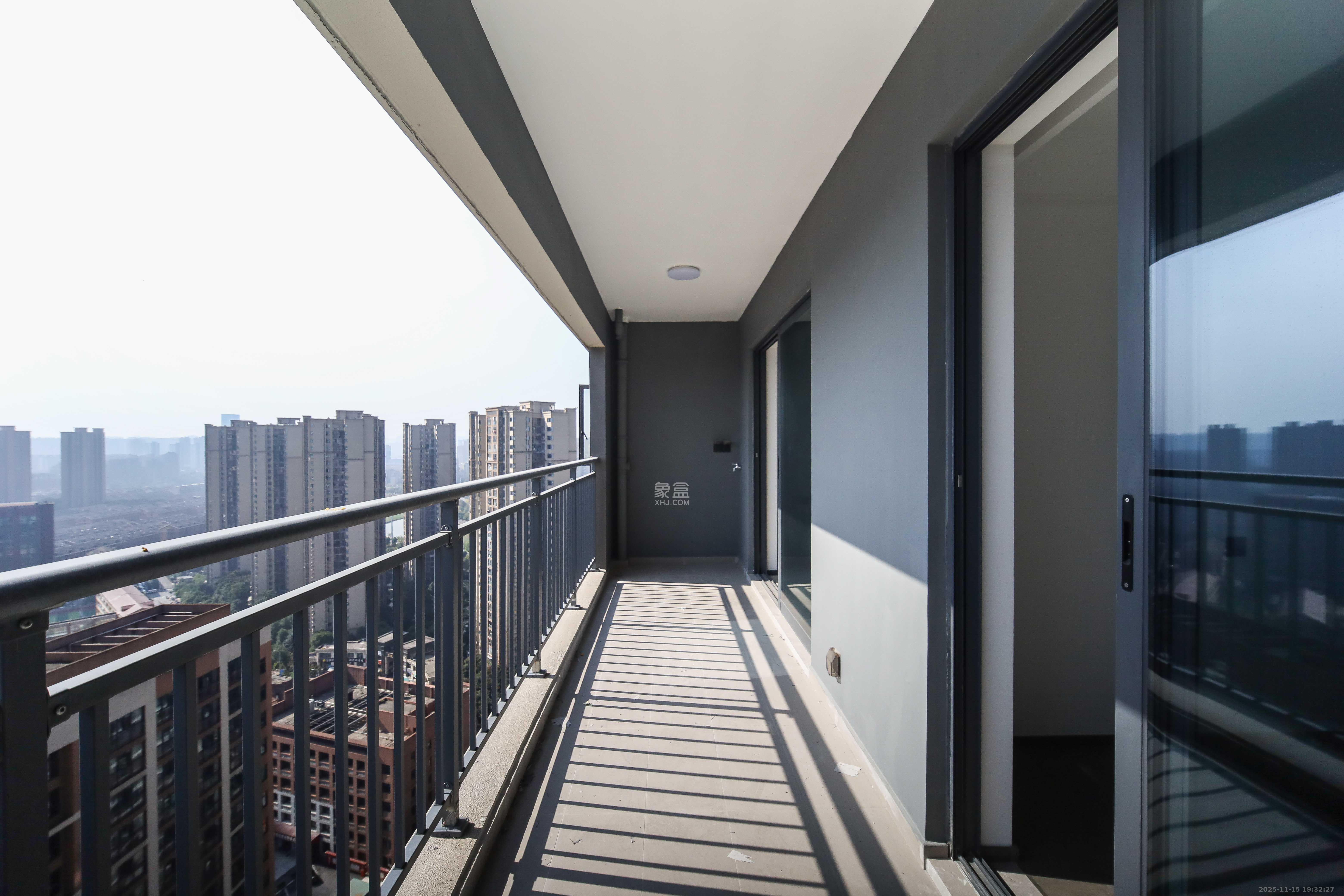 德奥上河城章  3室2厅1卫    152.0万阳台