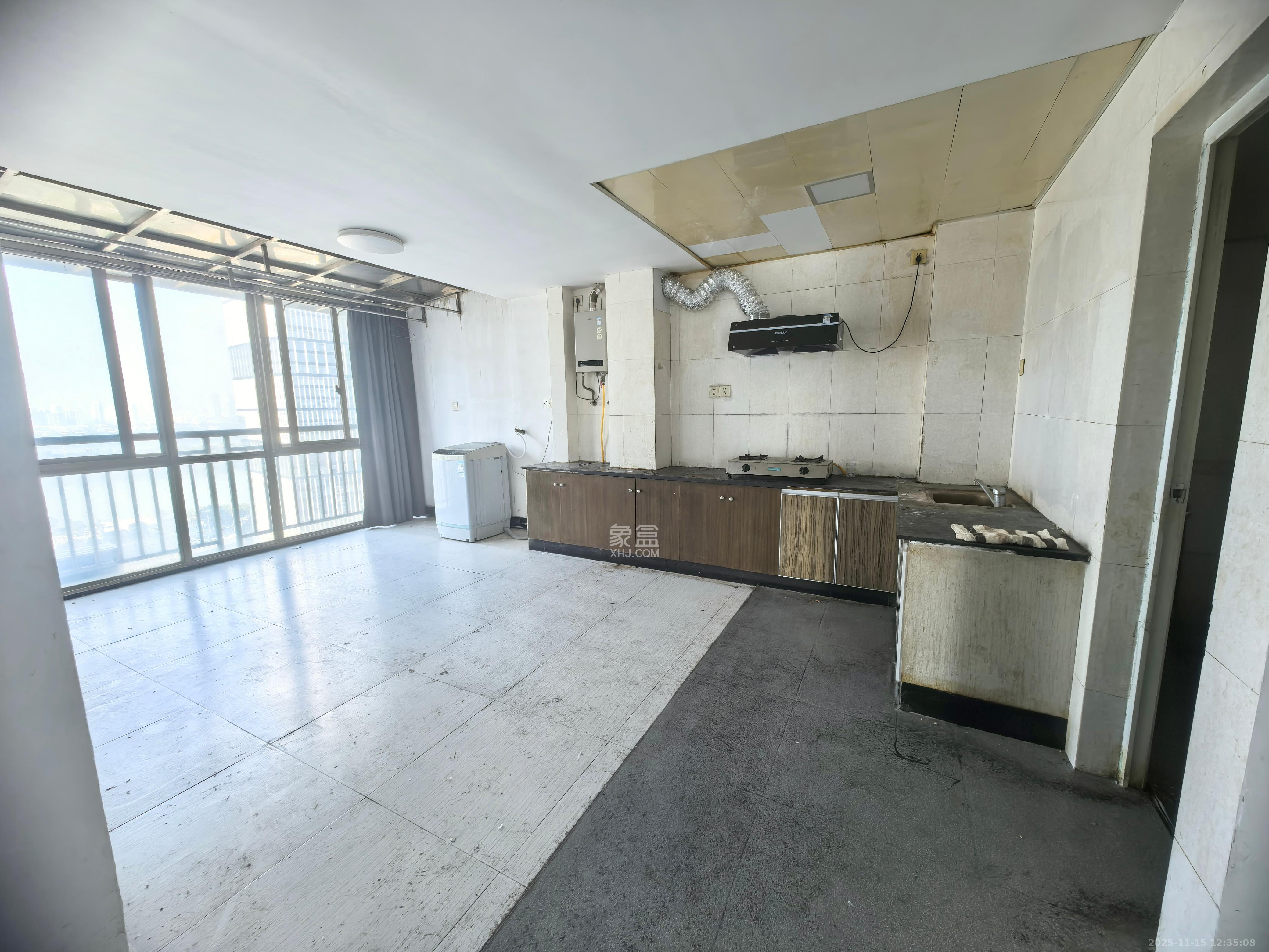 长宝1667  3室2厅2卫    3800.0元/月