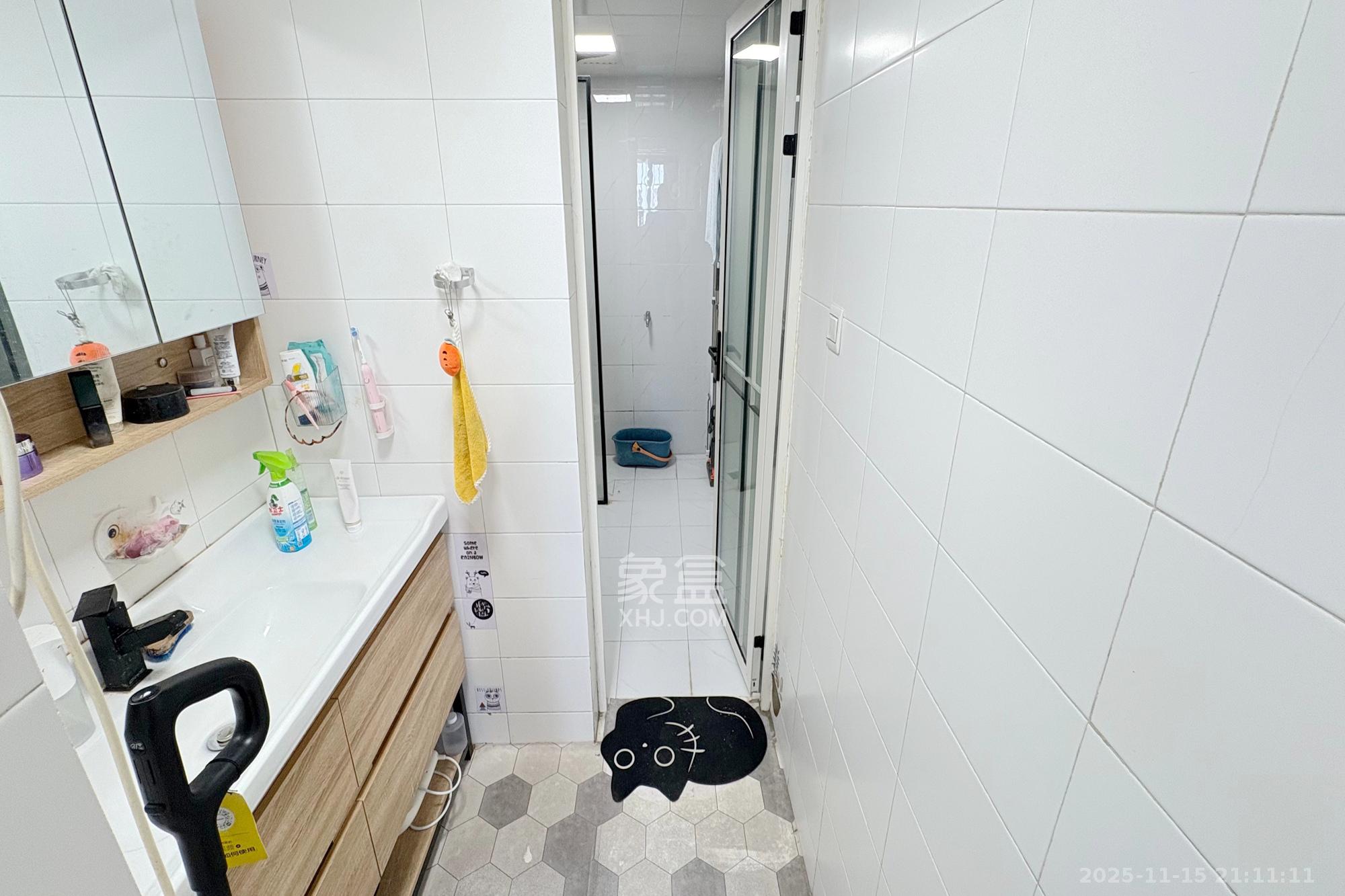 香格里嘉园 3室1厅1卫 121.0万 香格里嘉园 3室1厅1卫 121.0万卫生间