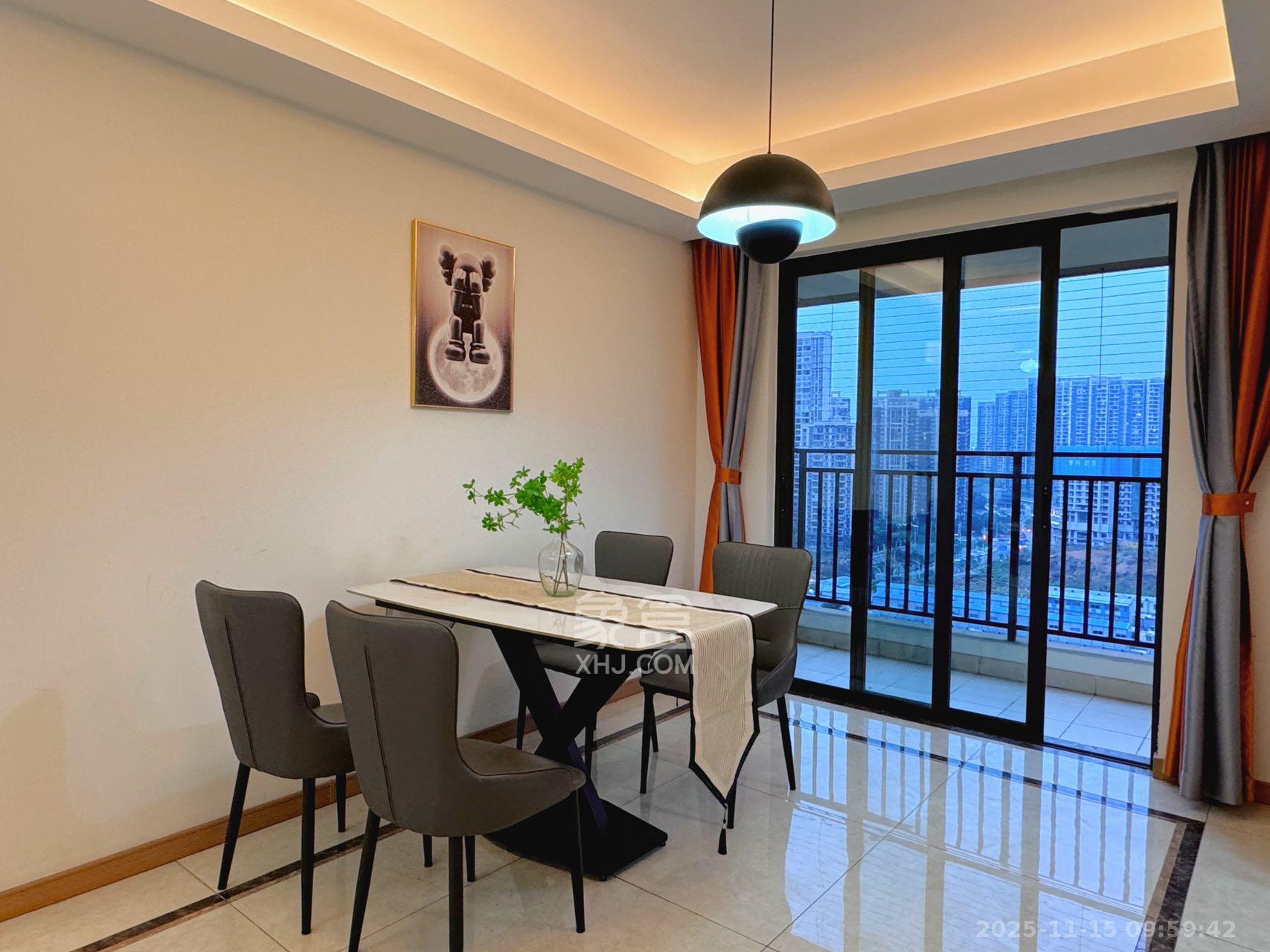 中建嘉和城  4室2厅2卫    2500.0元/月室内图