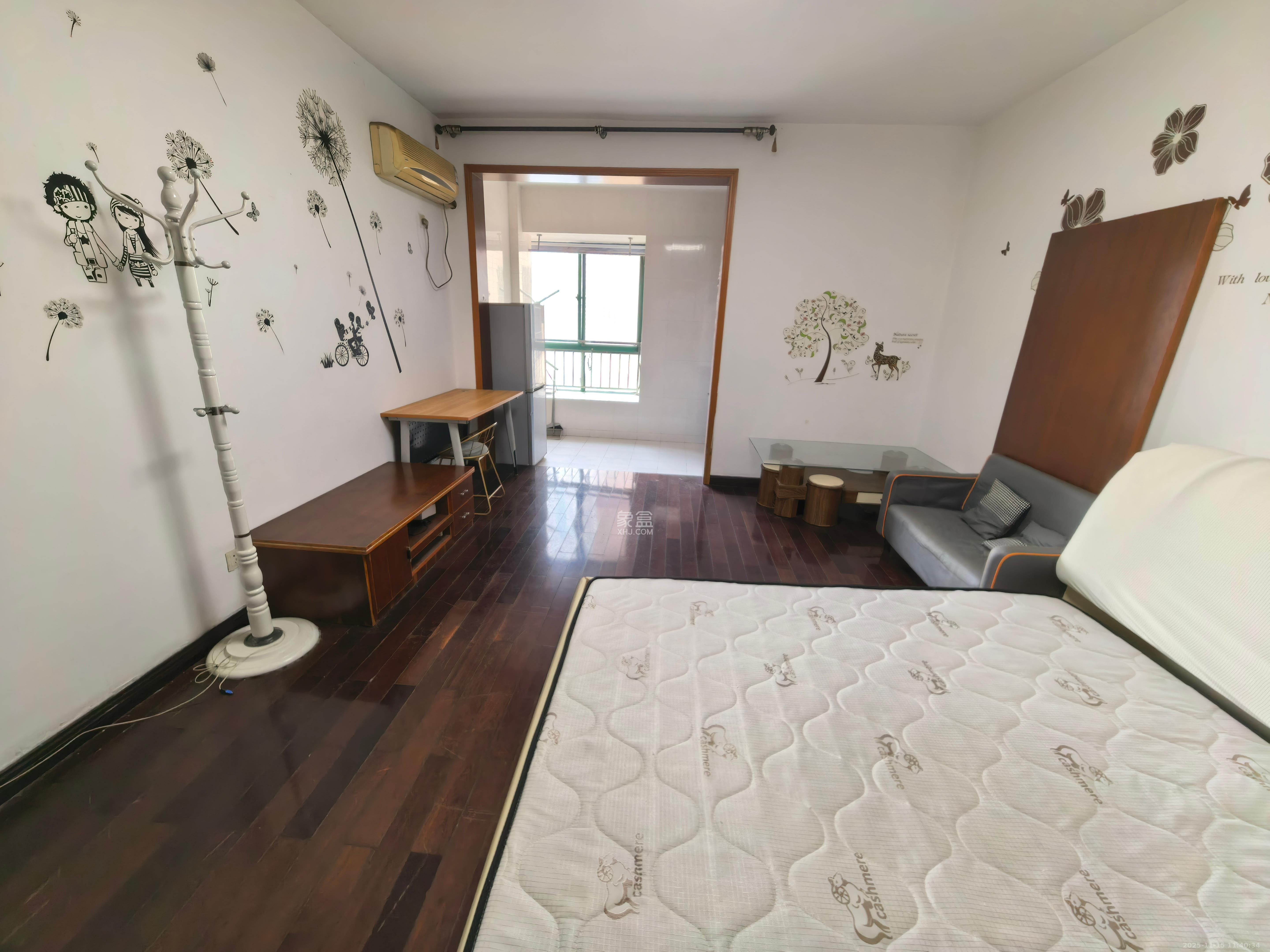 明城公寓  1室1厅1卫    1050.0元/月室内图