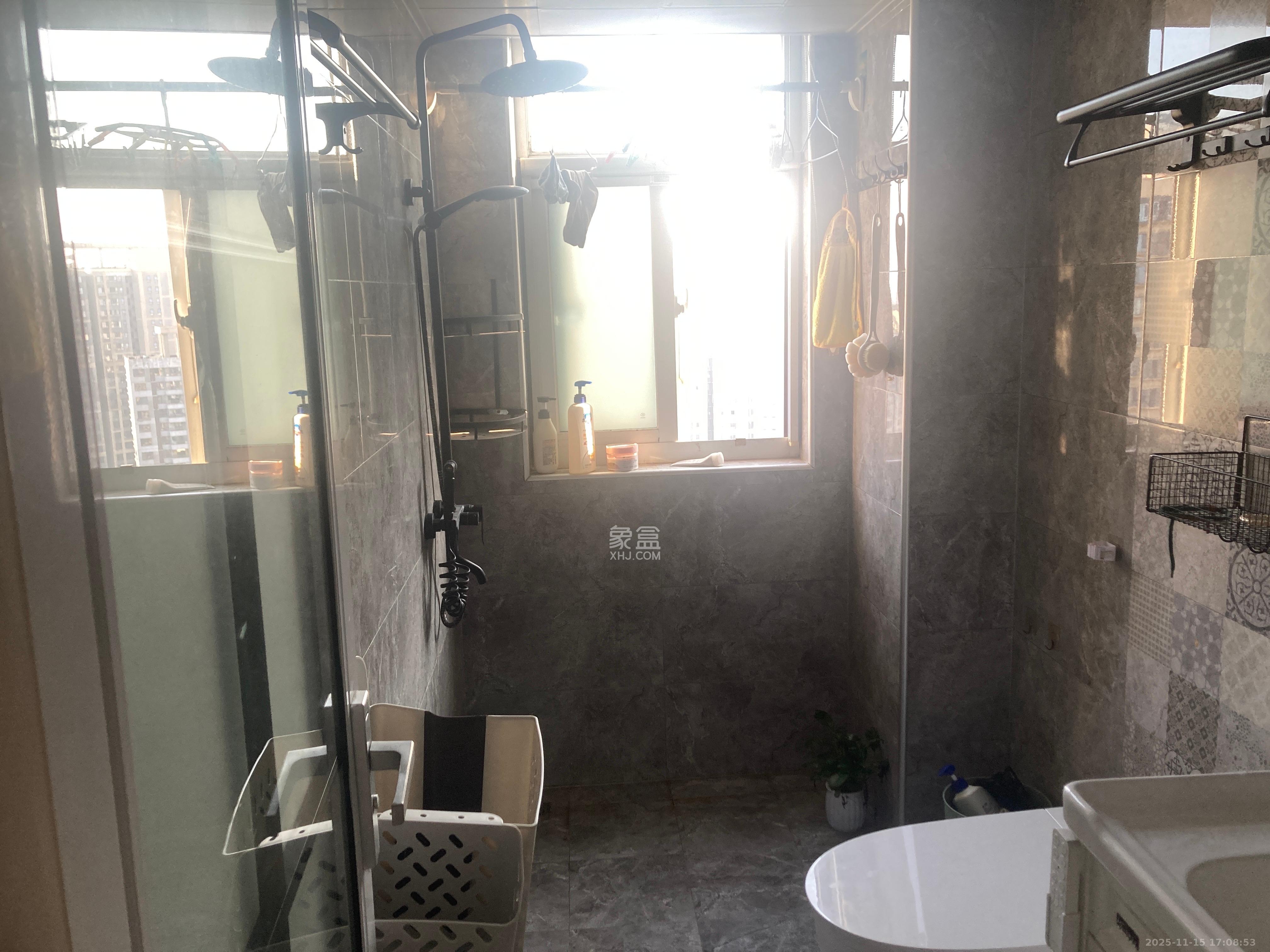 北辰三角洲C2区 3室2厅2卫 4500.0元/月 北辰三角洲C2区 3室2厅2卫 4500.0元/月室内图