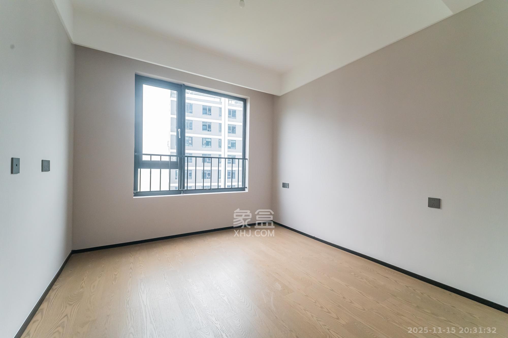 万科松湖天地 4室2厅3卫 258.0万 万科松湖天地 4室2厅3卫 258.0万卧室