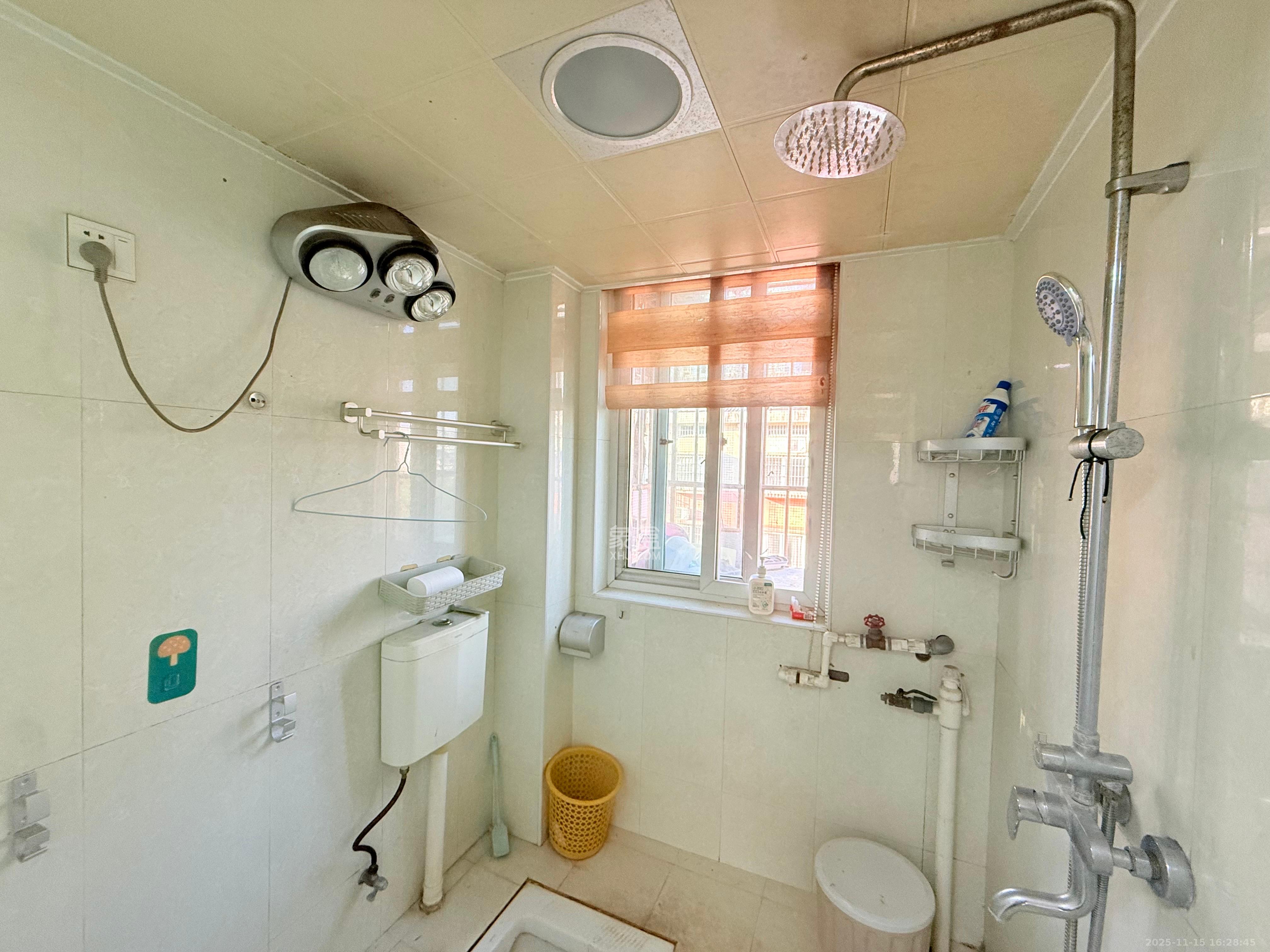 湘樟园小区(湘樟家园) 3室2厅2卫 1500.0元/月 湘樟园小区(湘樟家园) 3室2厅2卫 1500.0元/月室内图