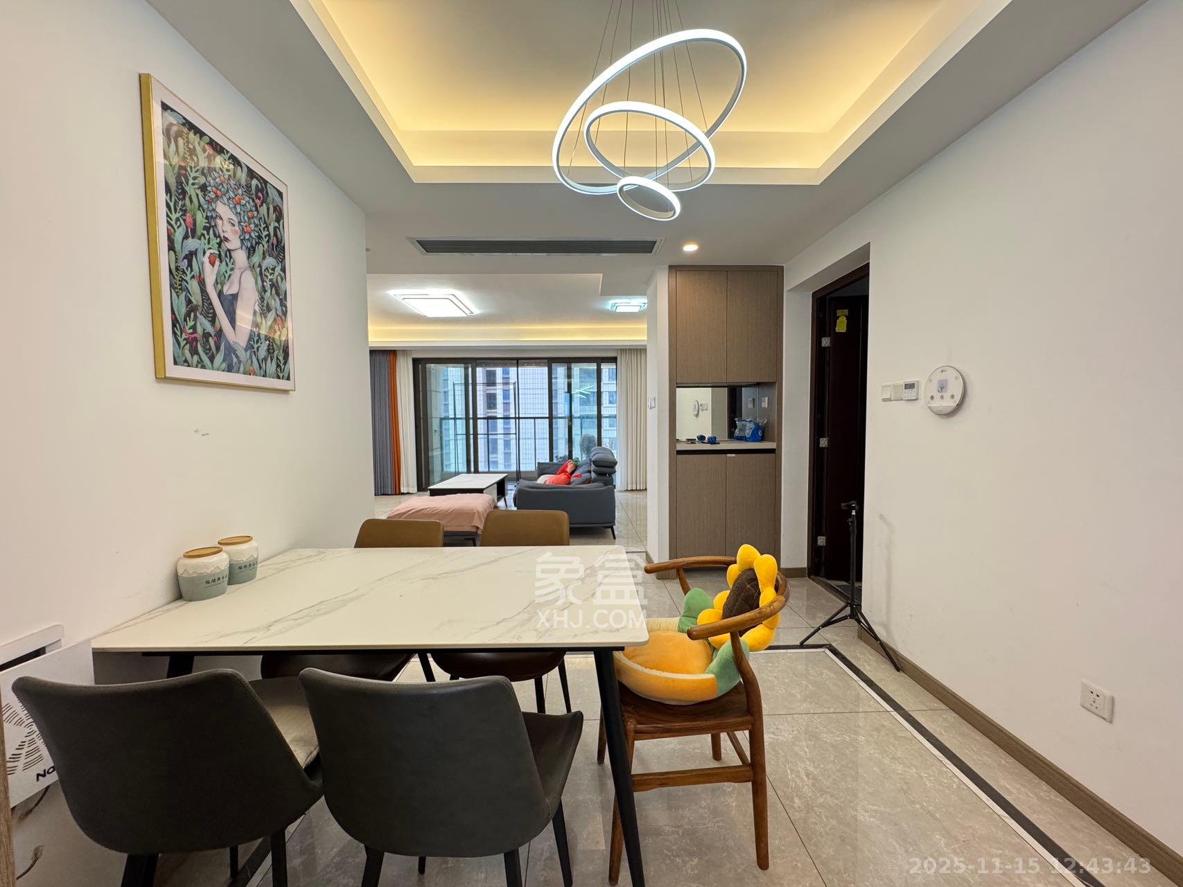 龙湖铂金中心（龙湖春江郦城）  3室2厅2卫    4300.0元/月室内图