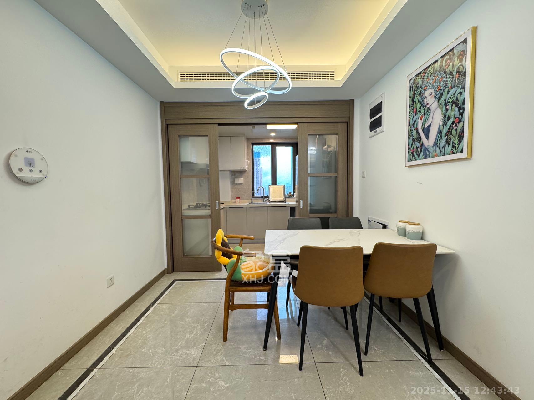 龙湖铂金中心（龙湖春江郦城）  3室2厅2卫    4300.0元/月室内图