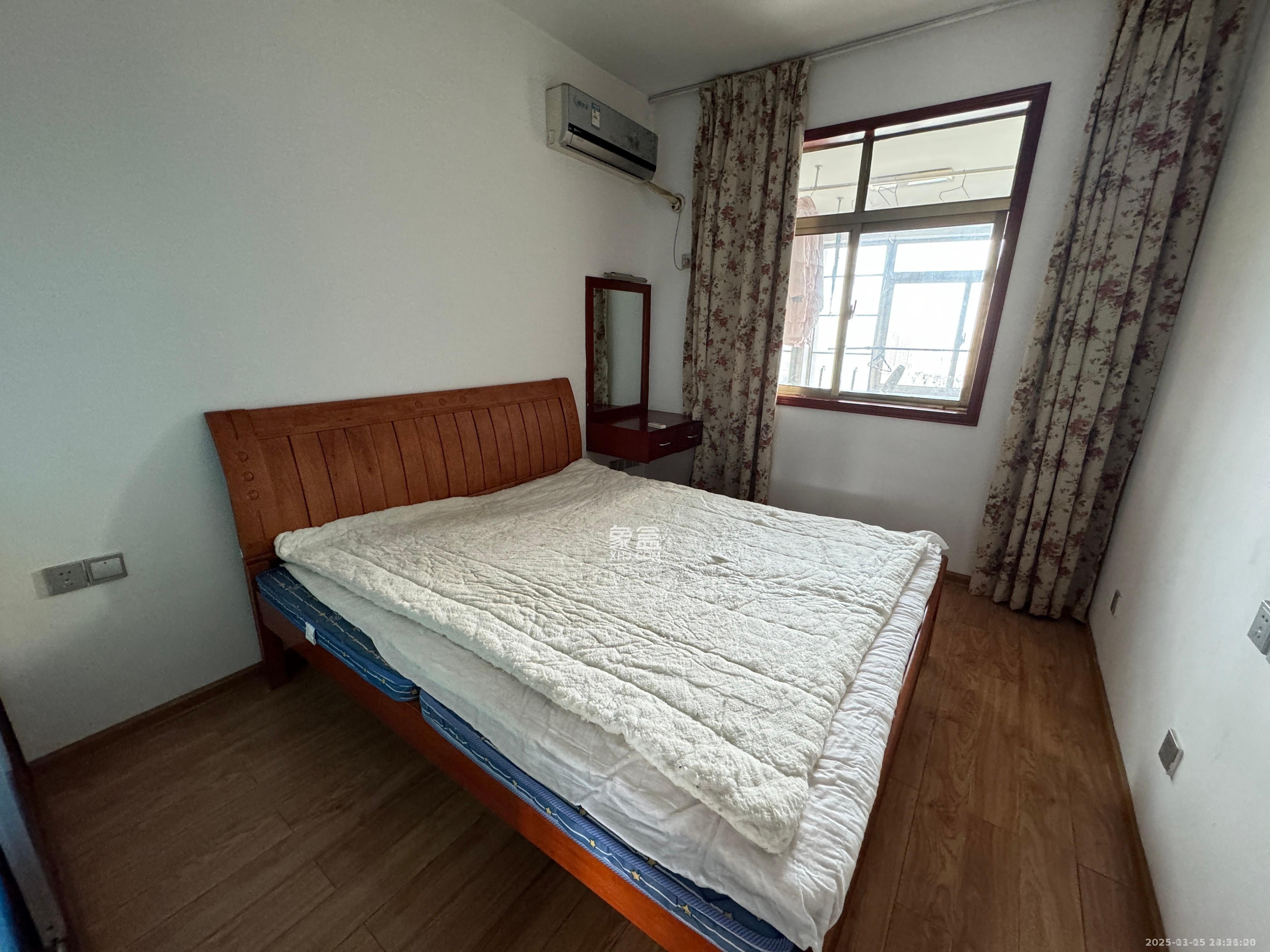 城南郡  4室2厅2卫    3300.0元/月室内图