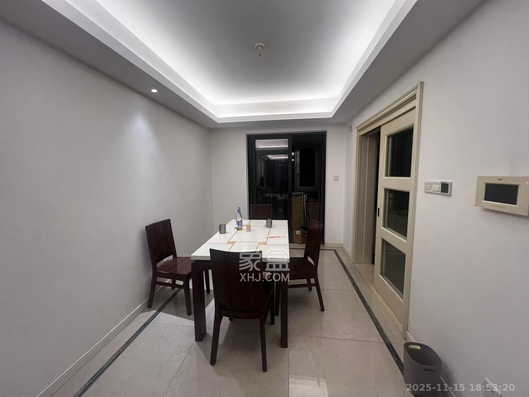 万科魅力之城观澜里  4室2厅2卫    3200.0元/月