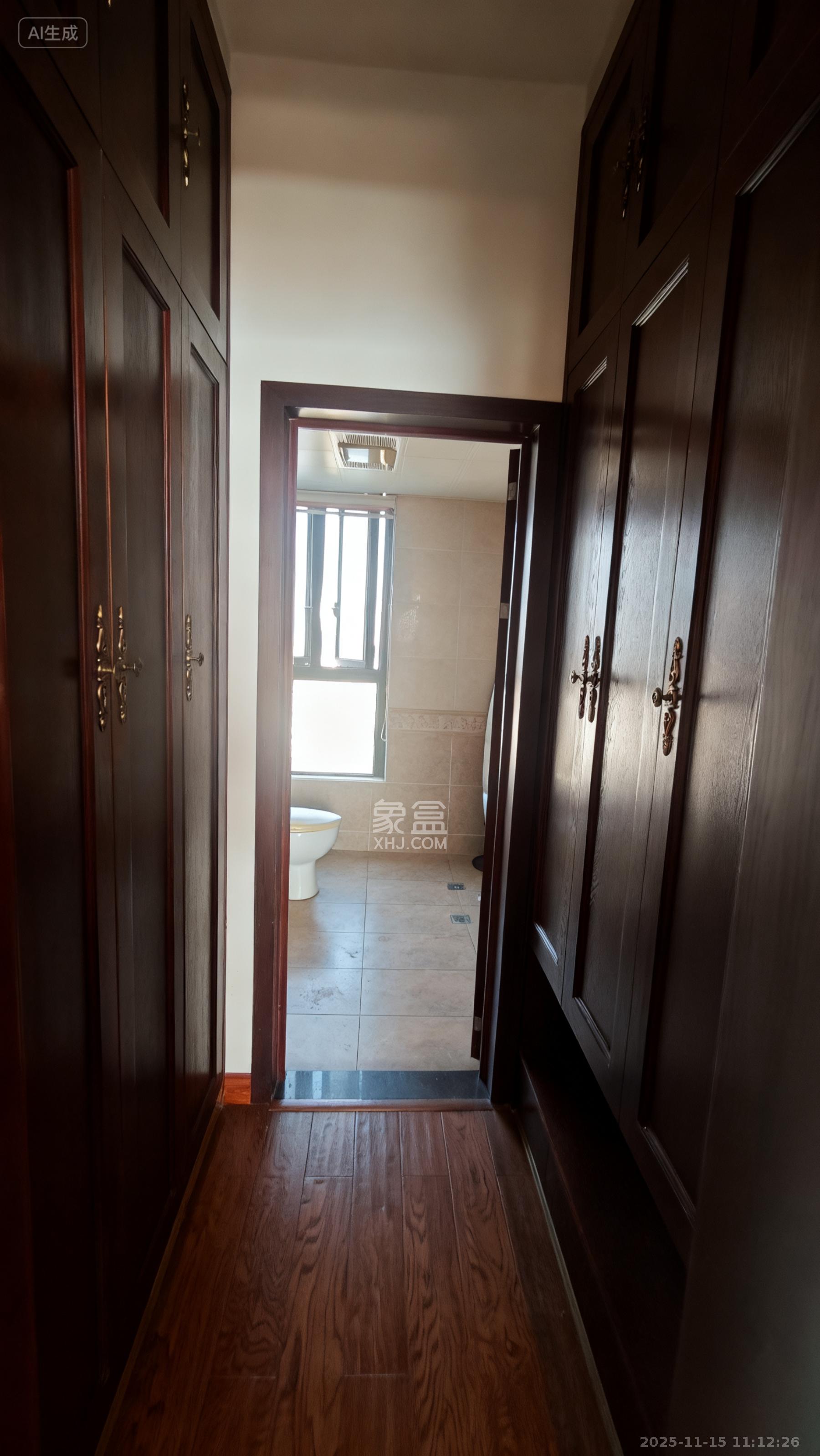 藏珑湖上国际花园  3室2厅2卫    3400.0元/月室内图