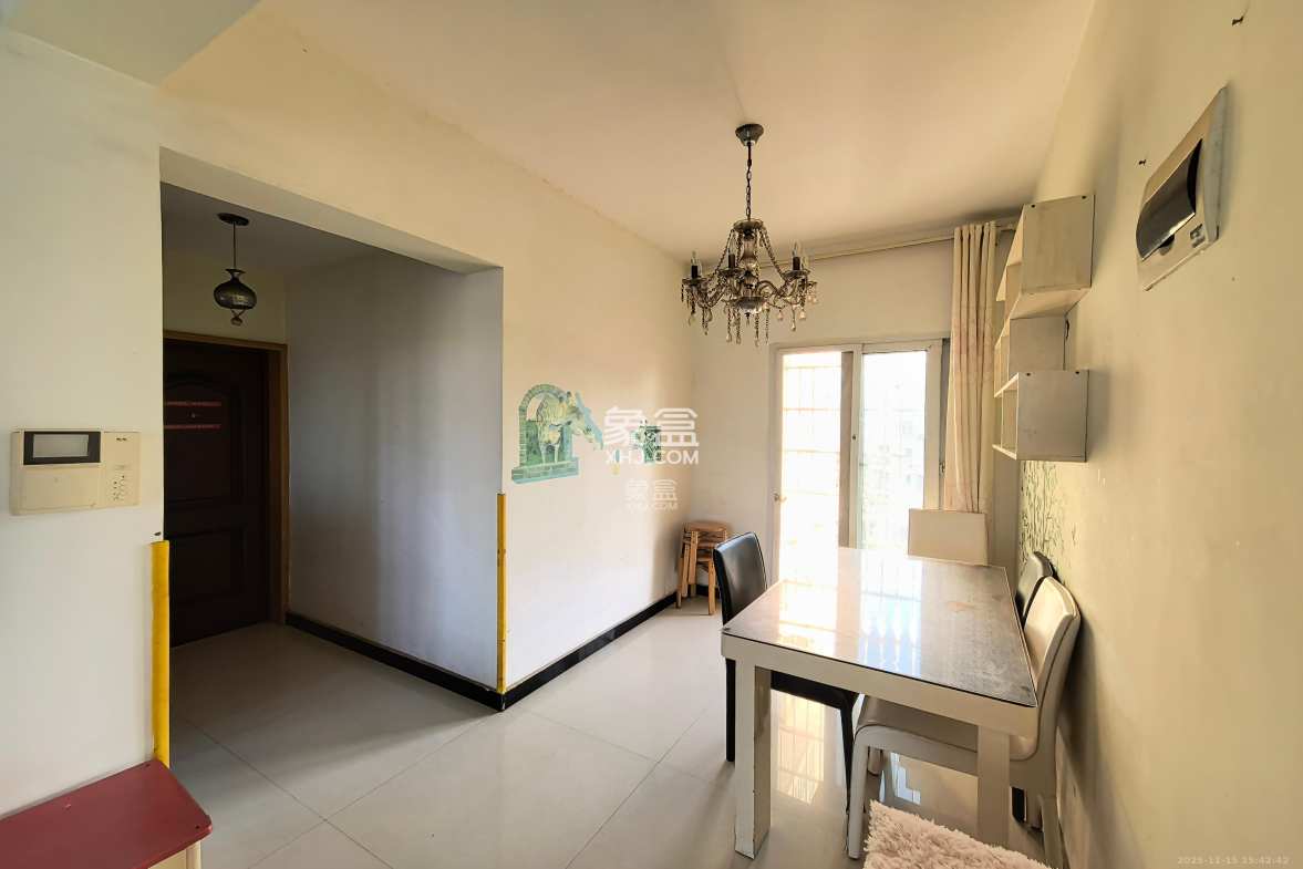 中房F联邦 3室2厅1卫 2300.0元/月 中房F联邦 3室2厅1卫 2300.0元/月室内图