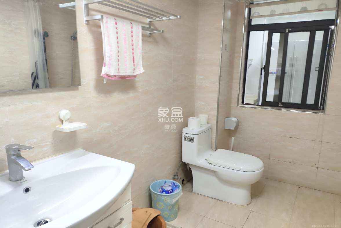 钱隆樽品(一、二、三期) 3室2厅2卫 2500.0元/月 钱隆樽品(一、二、三期) 3室2厅2卫 2500.0元/月室内图