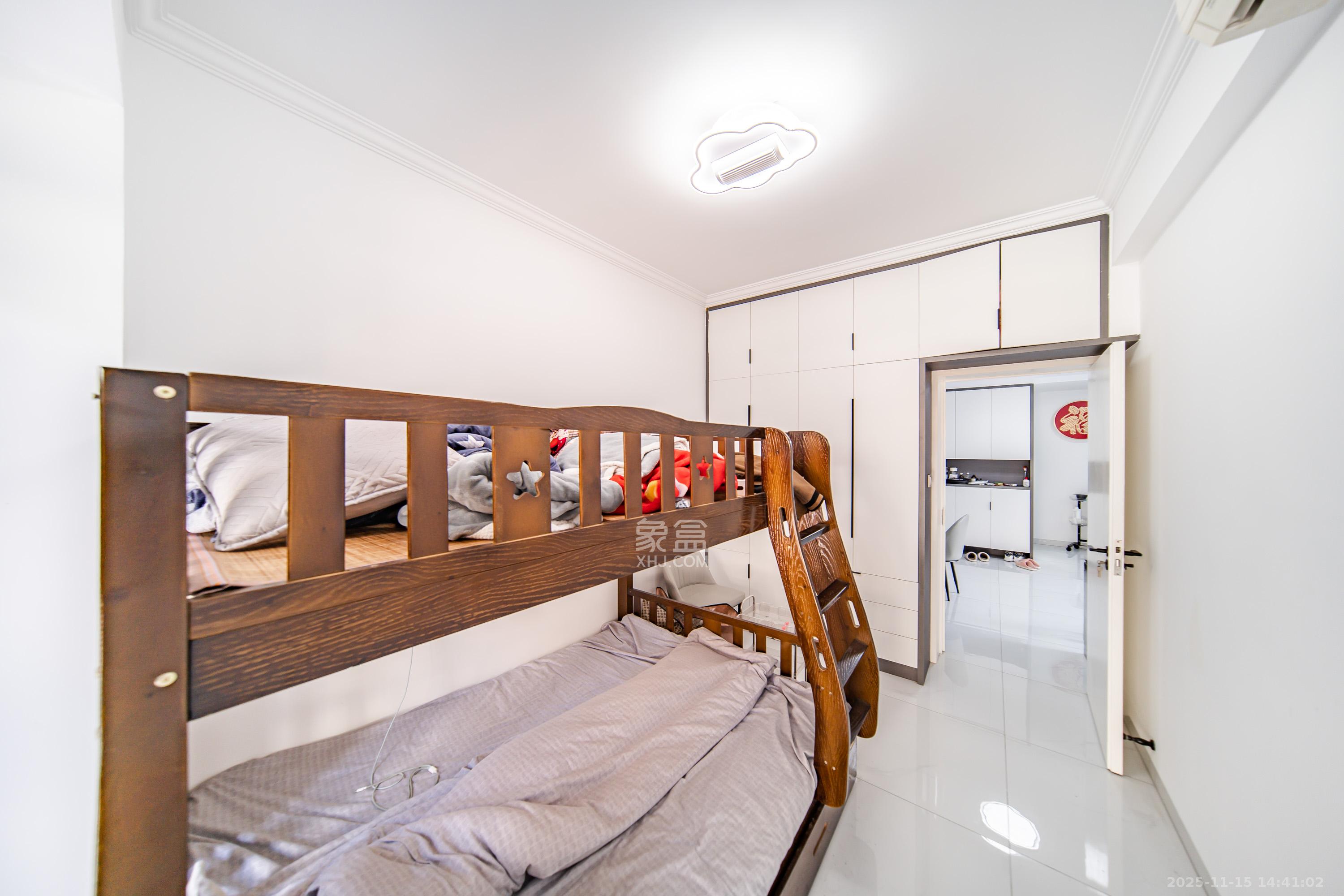 海洋半岛（月珑湾）  3室2厅2卫    112.8万卧室