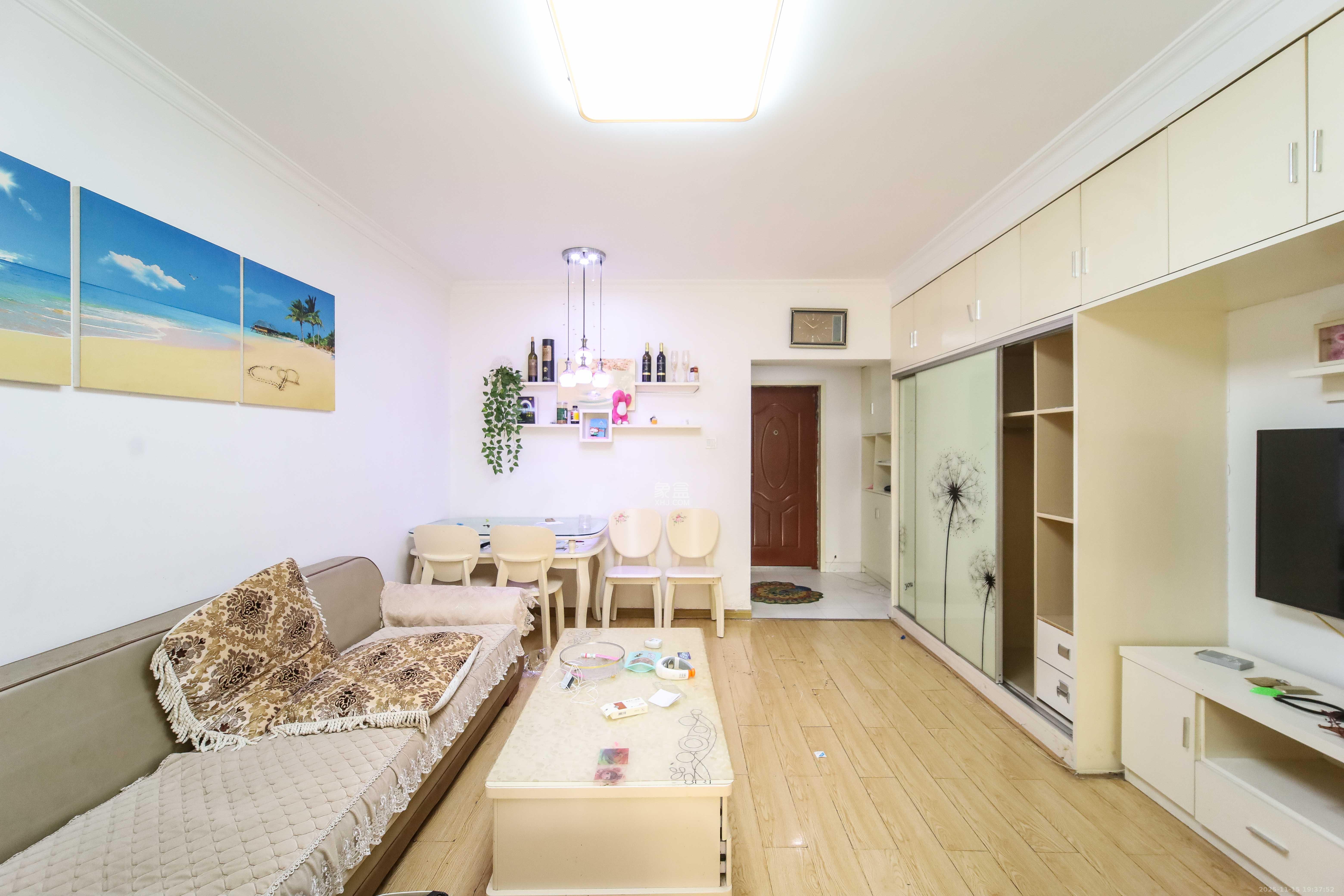 先锋东外滩 1室1厅1卫 36.0万 先锋东外滩 1室1厅1卫 36.0万客厅